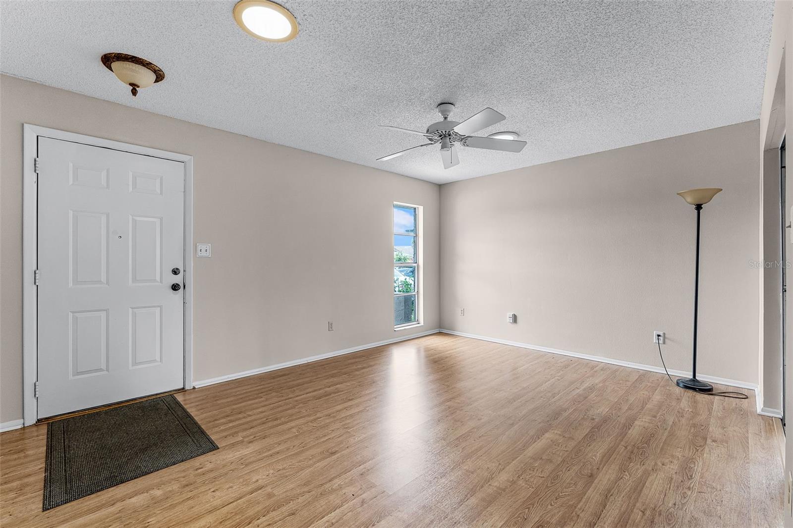 Image 7 of 49 For 1384 La Paloma Circle