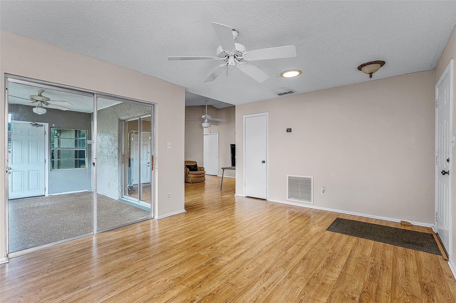 Image 9 of 49 For 1384 La Paloma Circle