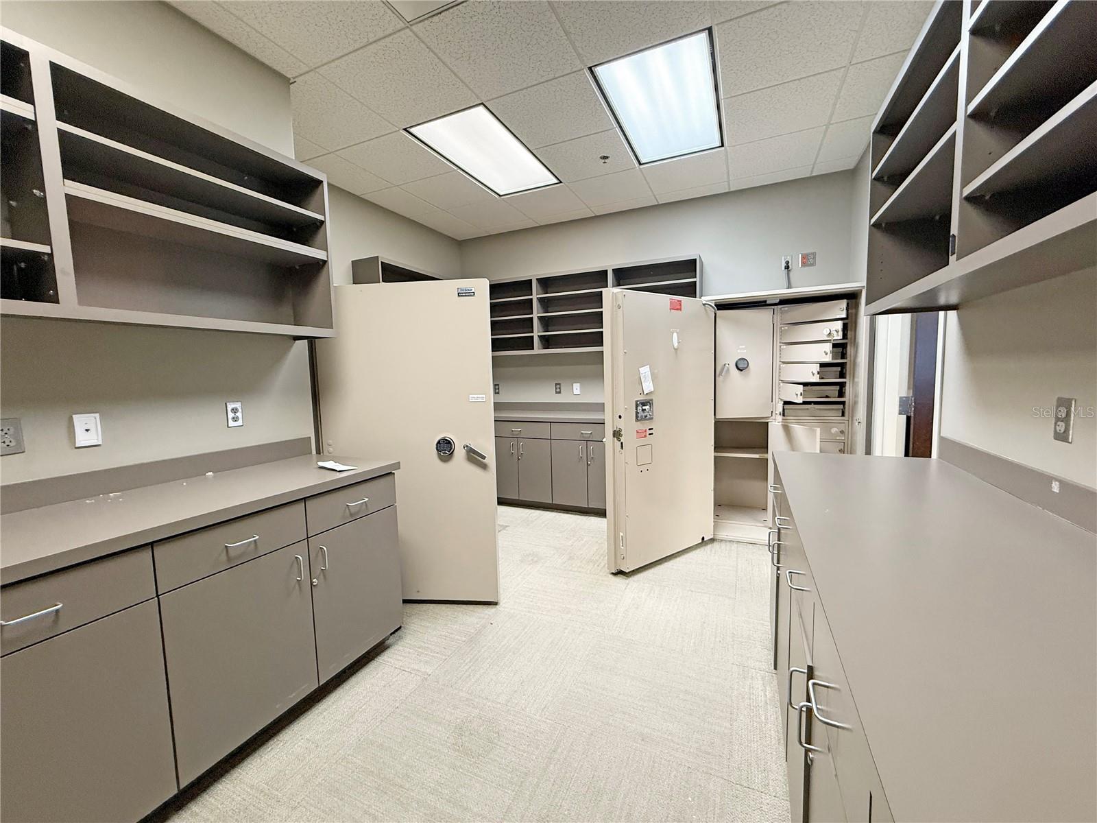 Image 6 of 20 For 450 Orlando Avenue