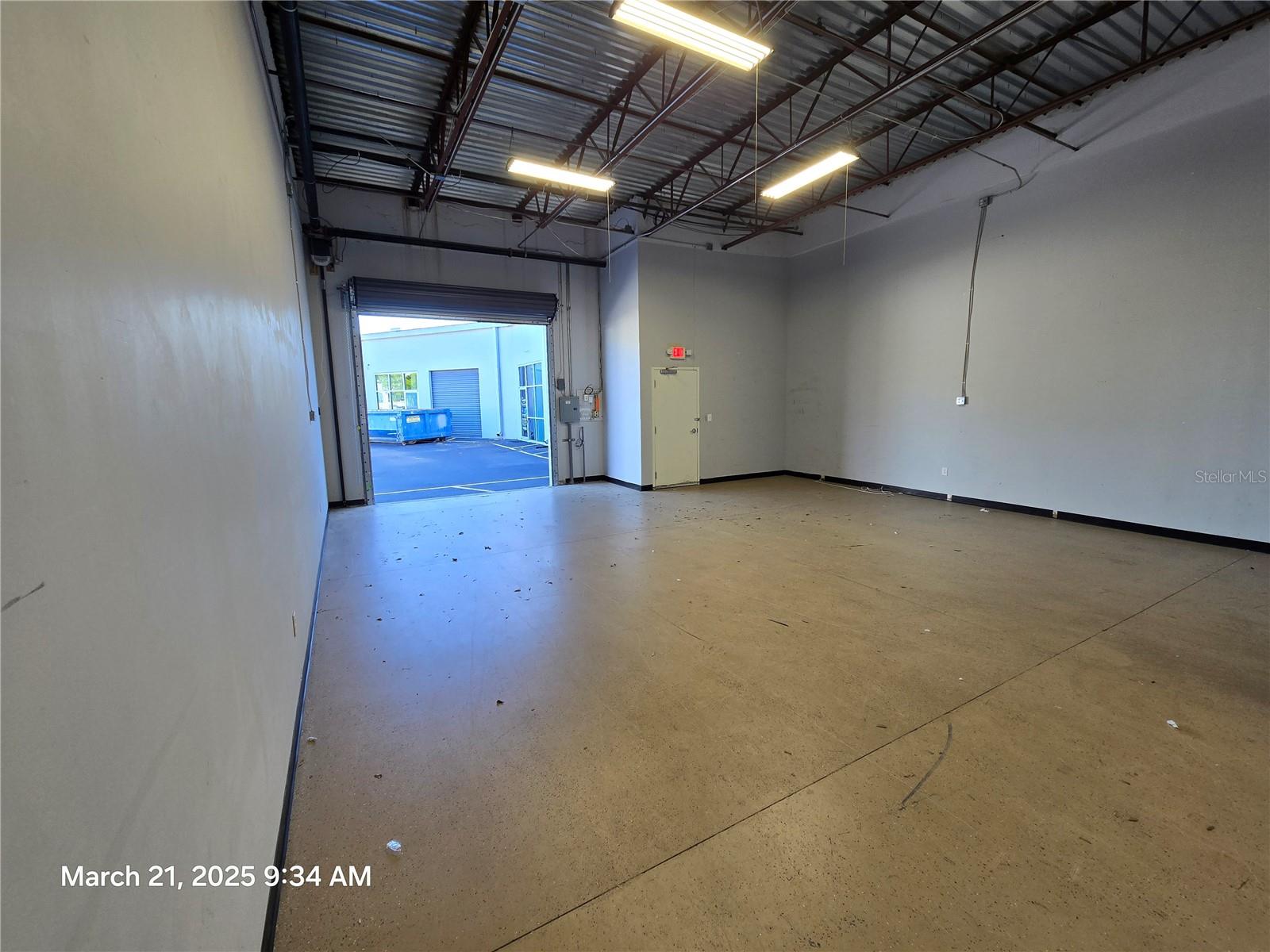 Image 12 of 15 For 7901 Kingspointe Parkway 23