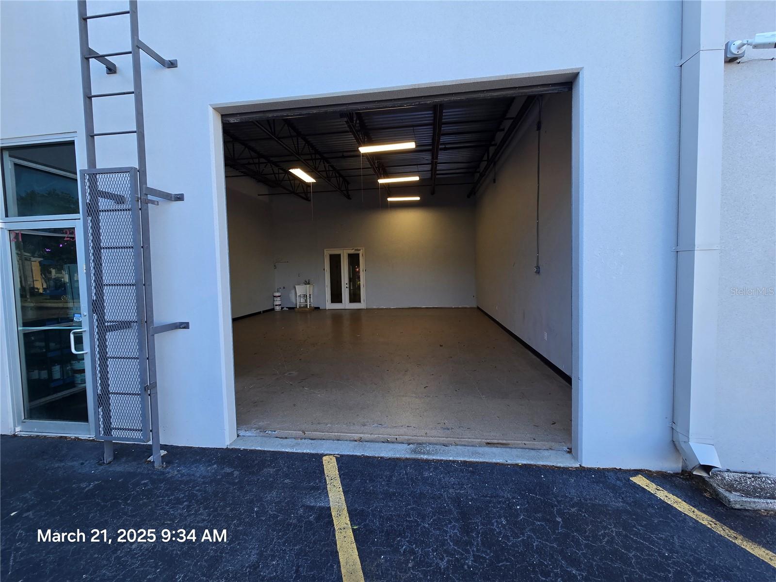 Image 14 of 15 For 7901 Kingspointe Parkway 23