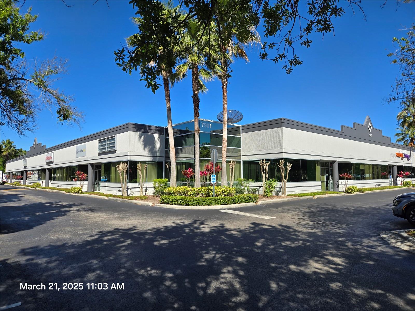 Image 2 of 15 For 7901 Kingspointe Parkway 23