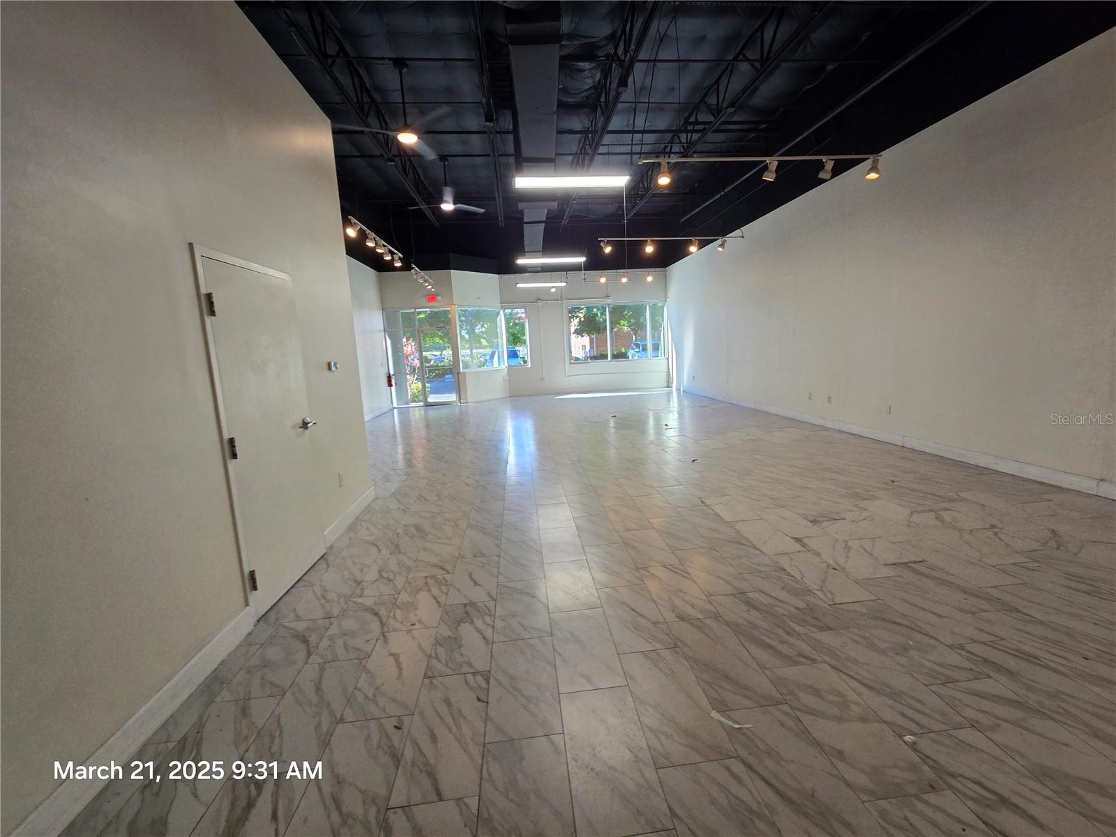 Image 4 of 15 For 7901 Kingspointe Parkway 23