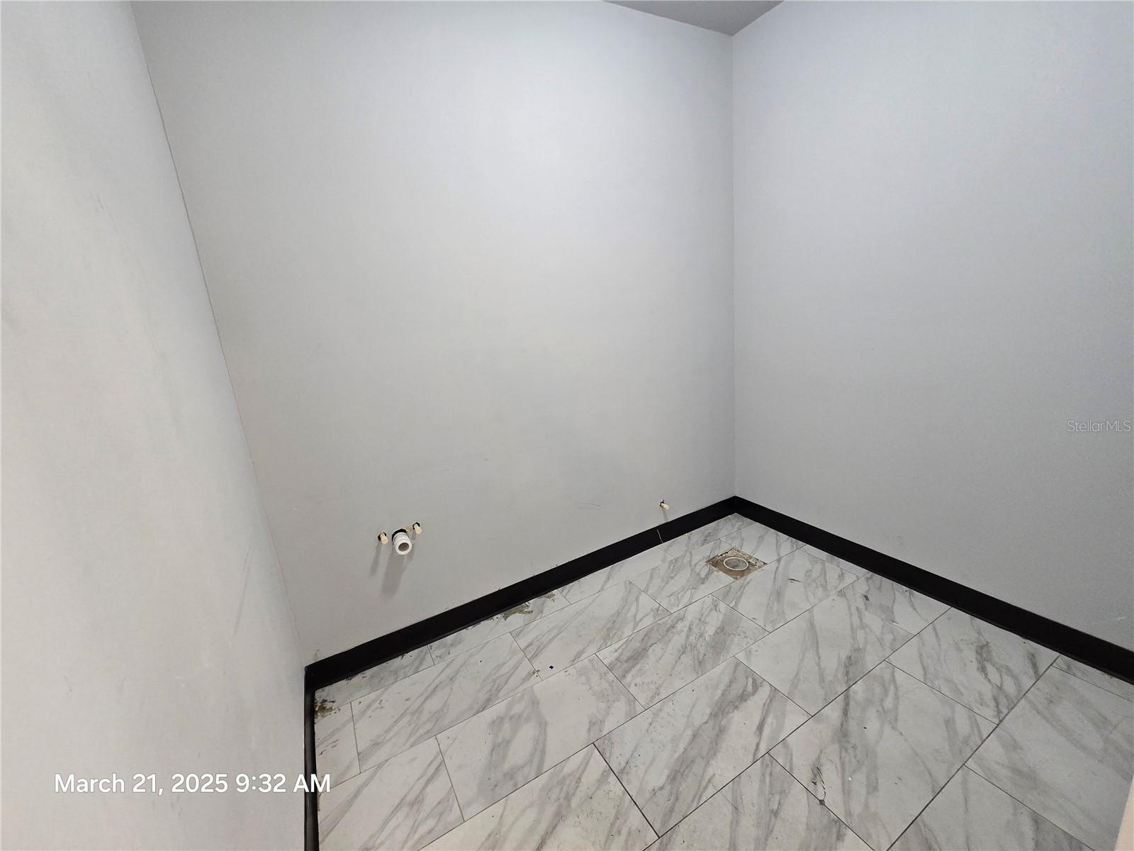 Image 6 of 15 For 7901 Kingspointe Parkway 23