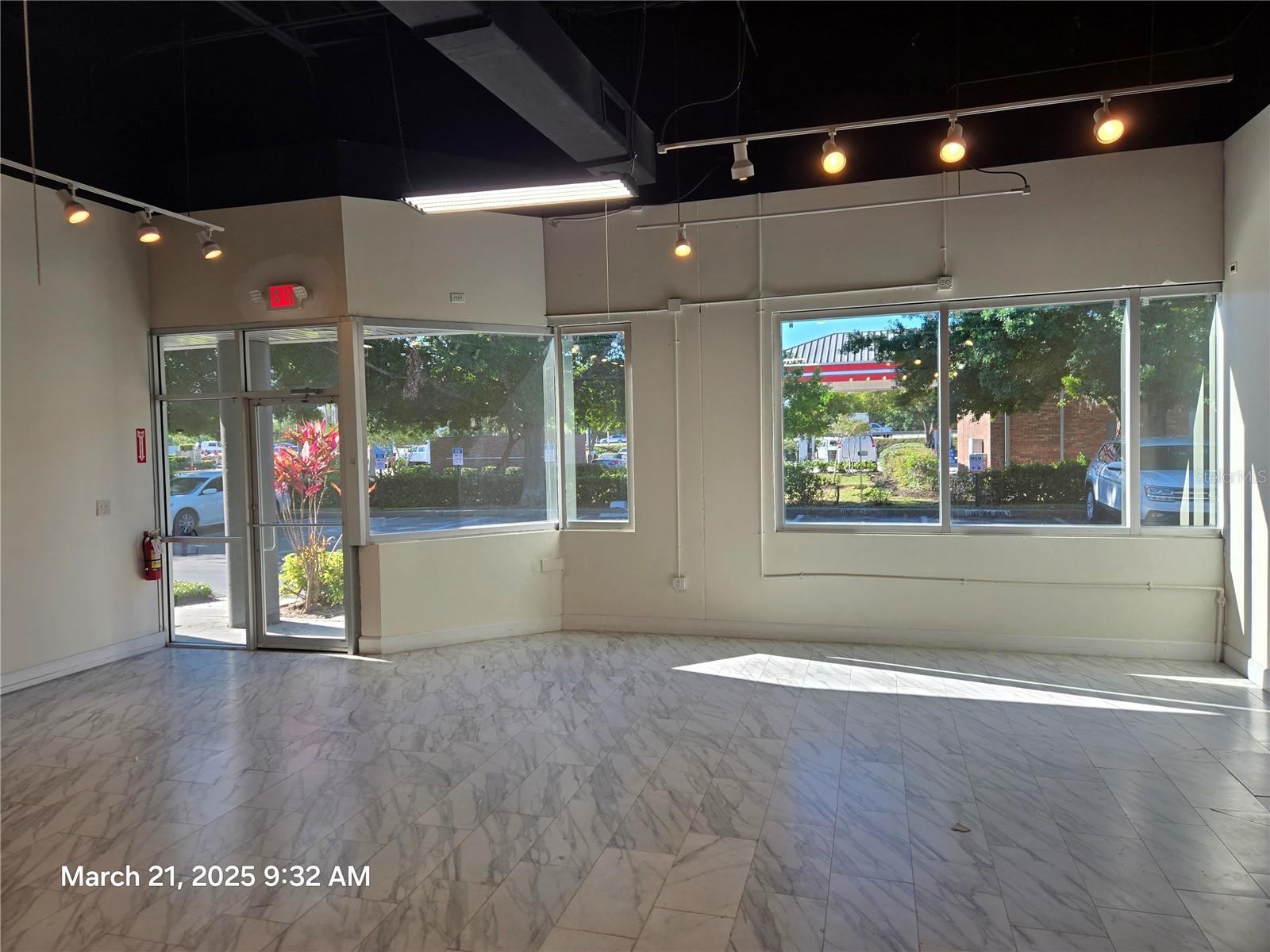 Image 8 of 15 For 7901 Kingspointe Parkway 23