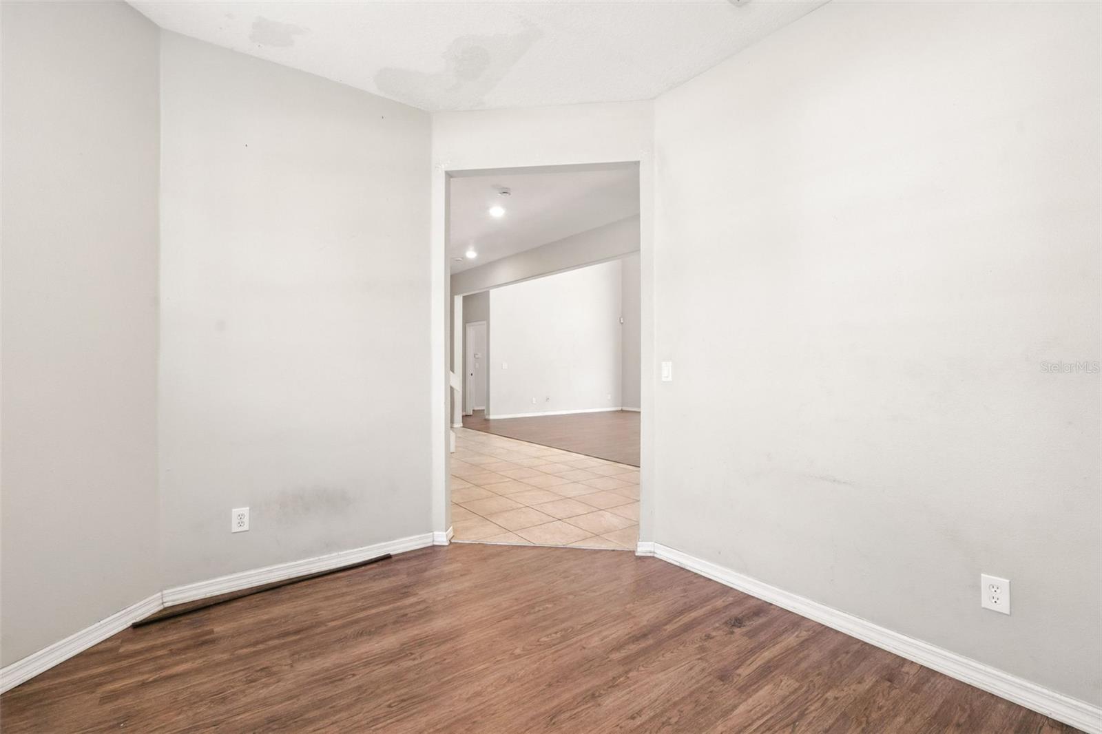 Image 11 of 46 For 306 36th Street Ne
