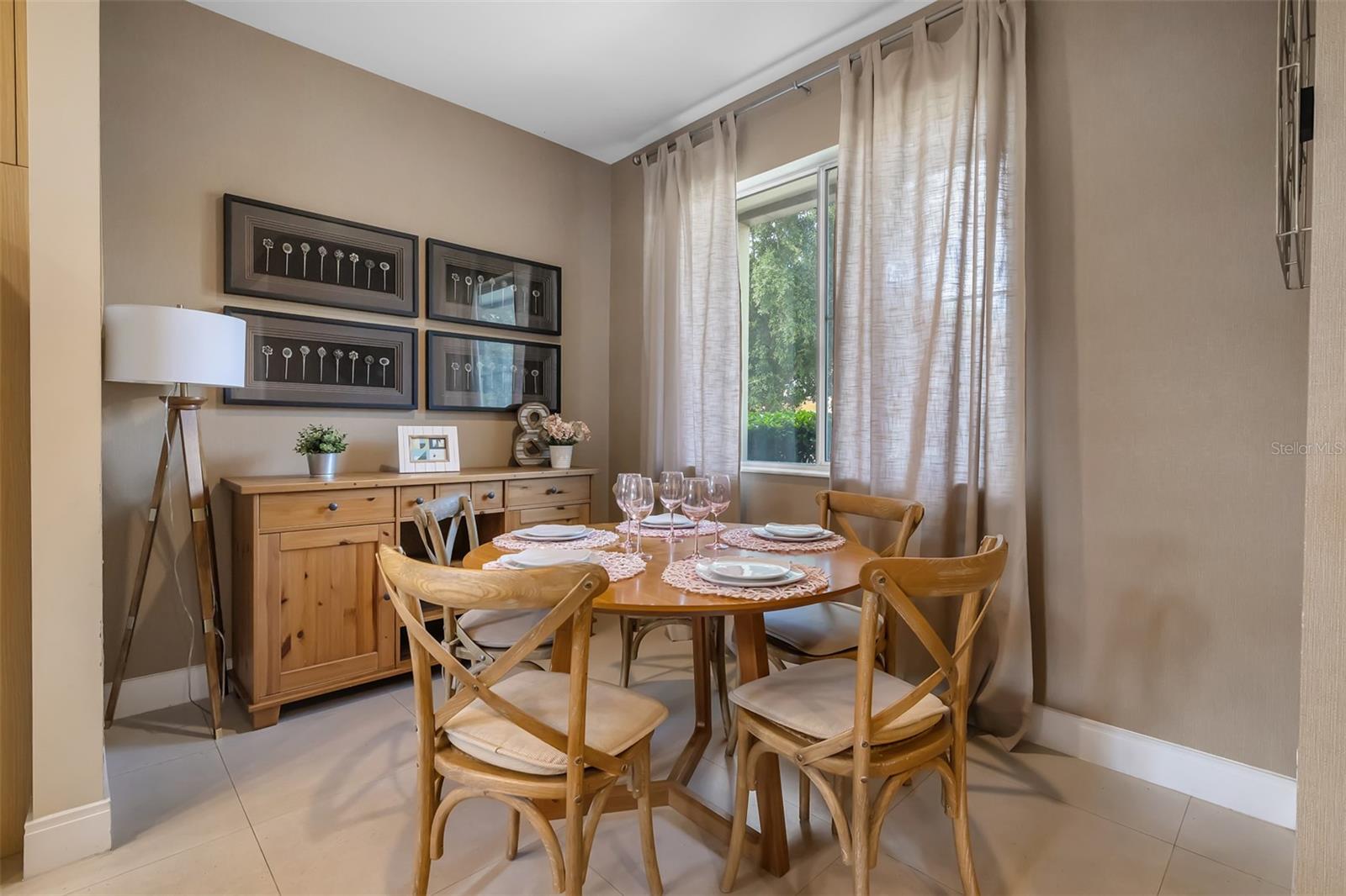 Image 4 of 40 For 3120 Brasilia Avenue