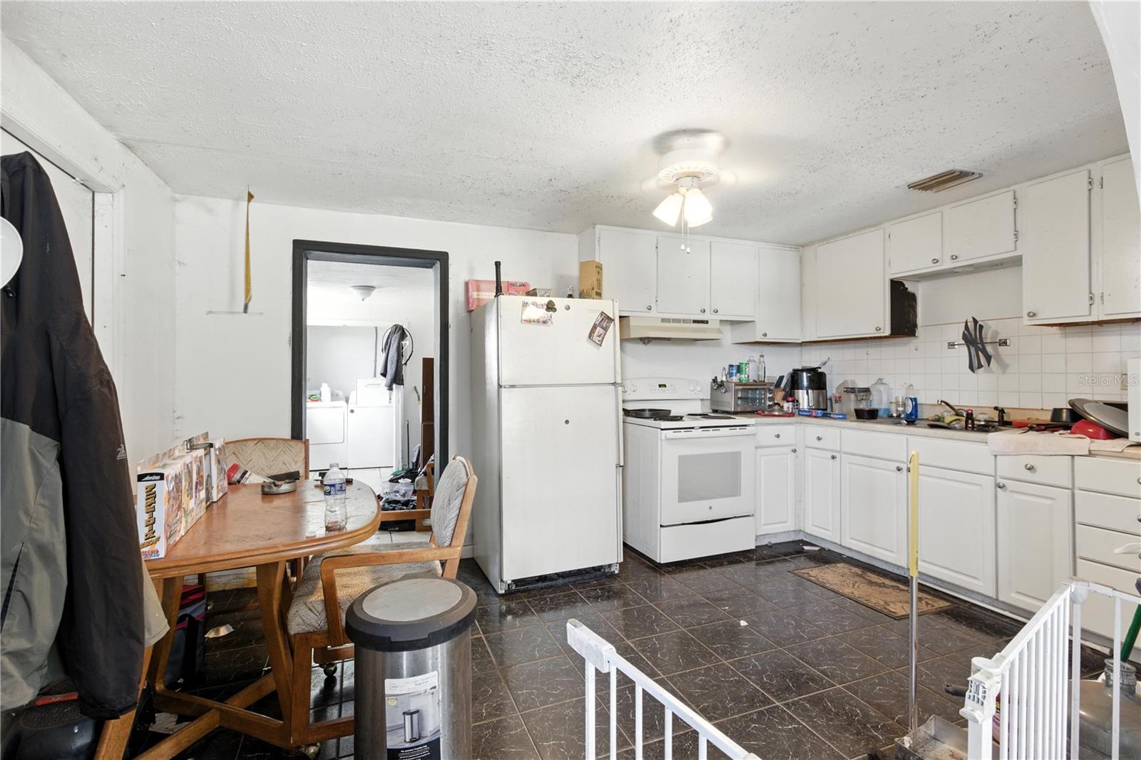 Image 10 of 41 For 1450 Cummings Avenue