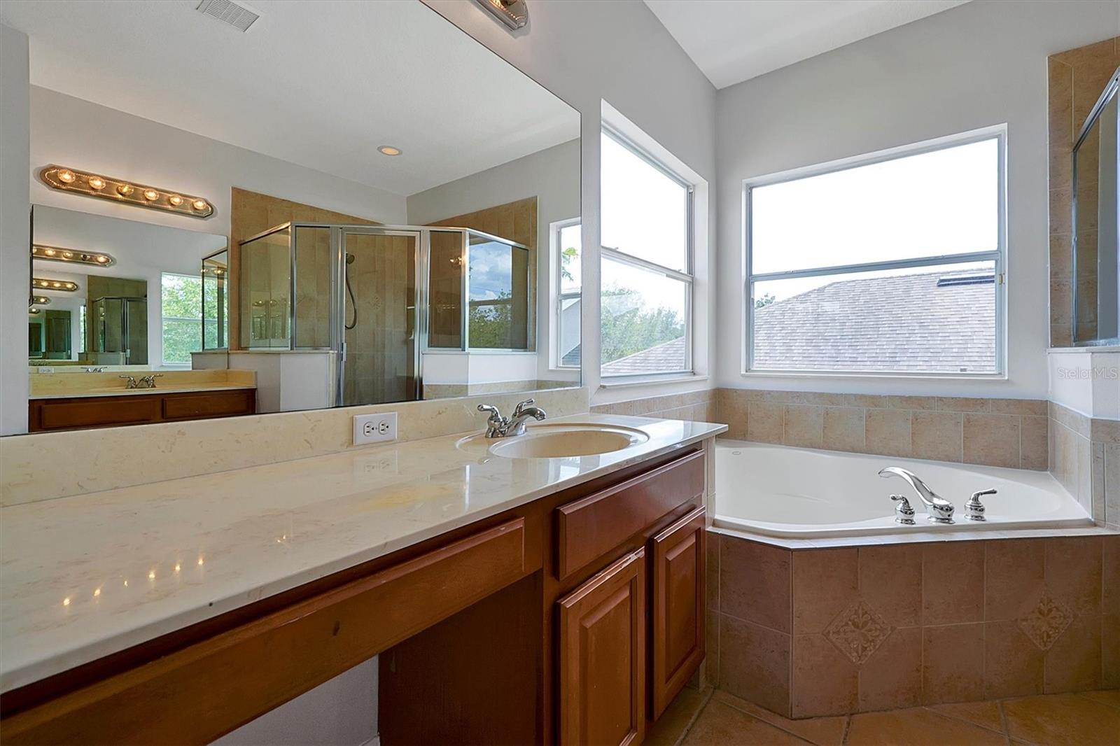 Image 19 of 40 For 9049 Edenshire Circle