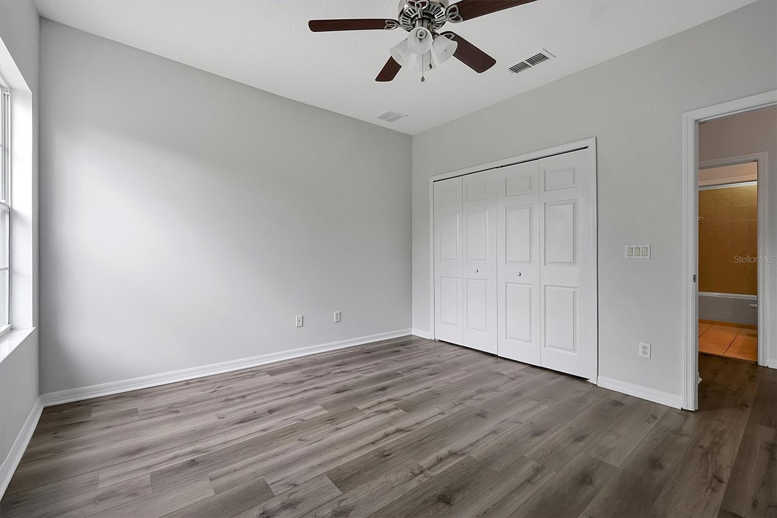 Image 22 of 40 For 9049 Edenshire Circle