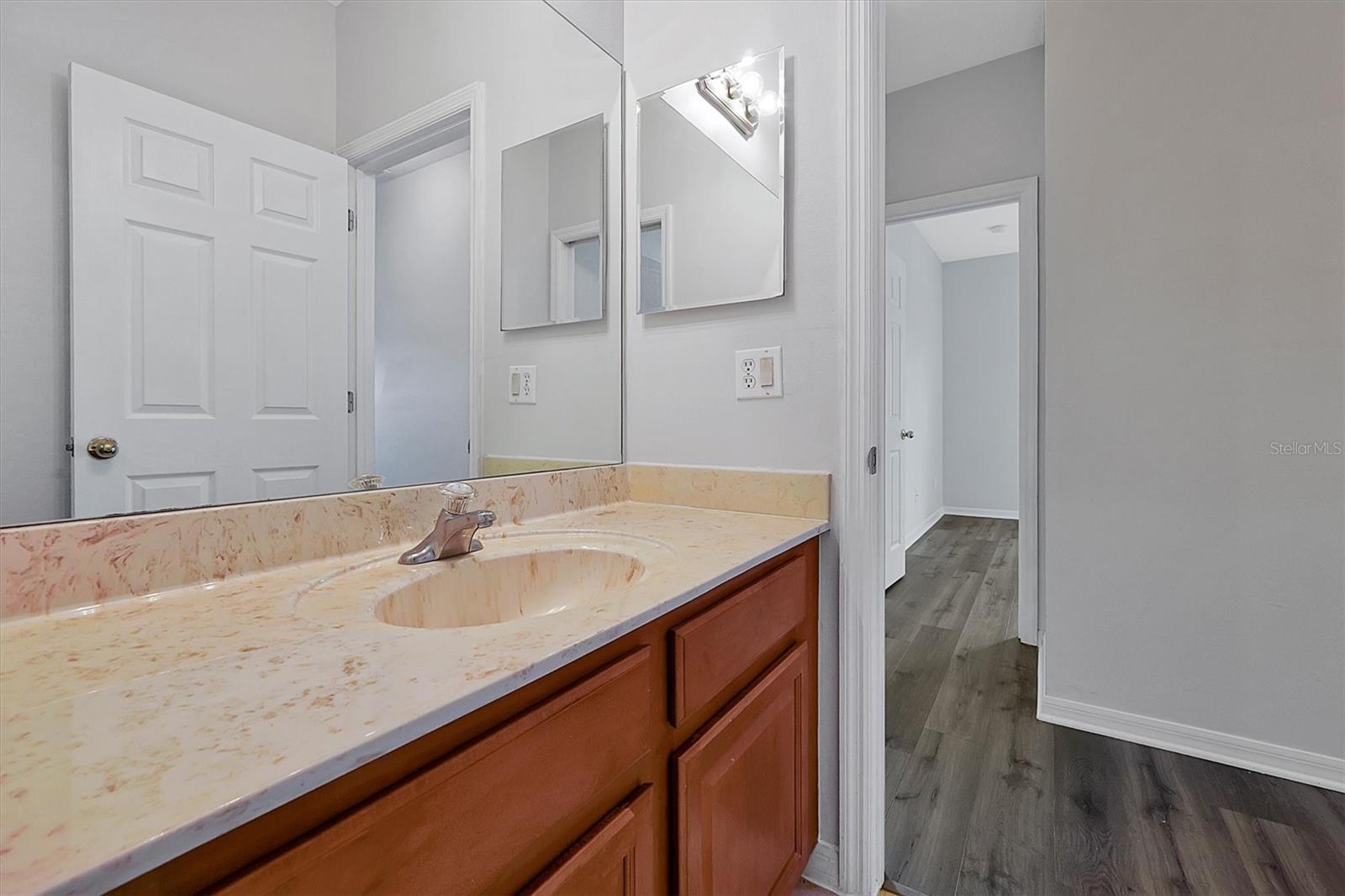 Image 24 of 40 For 9049 Edenshire Circle