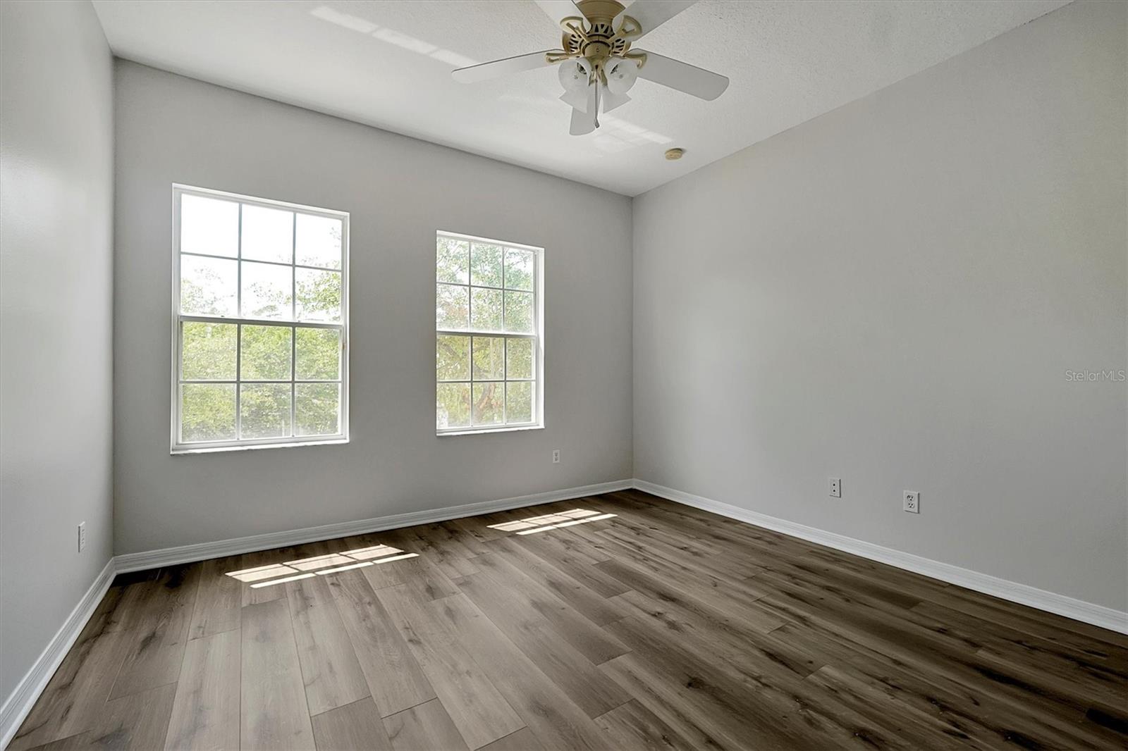 Image 26 of 40 For 9049 Edenshire Circle