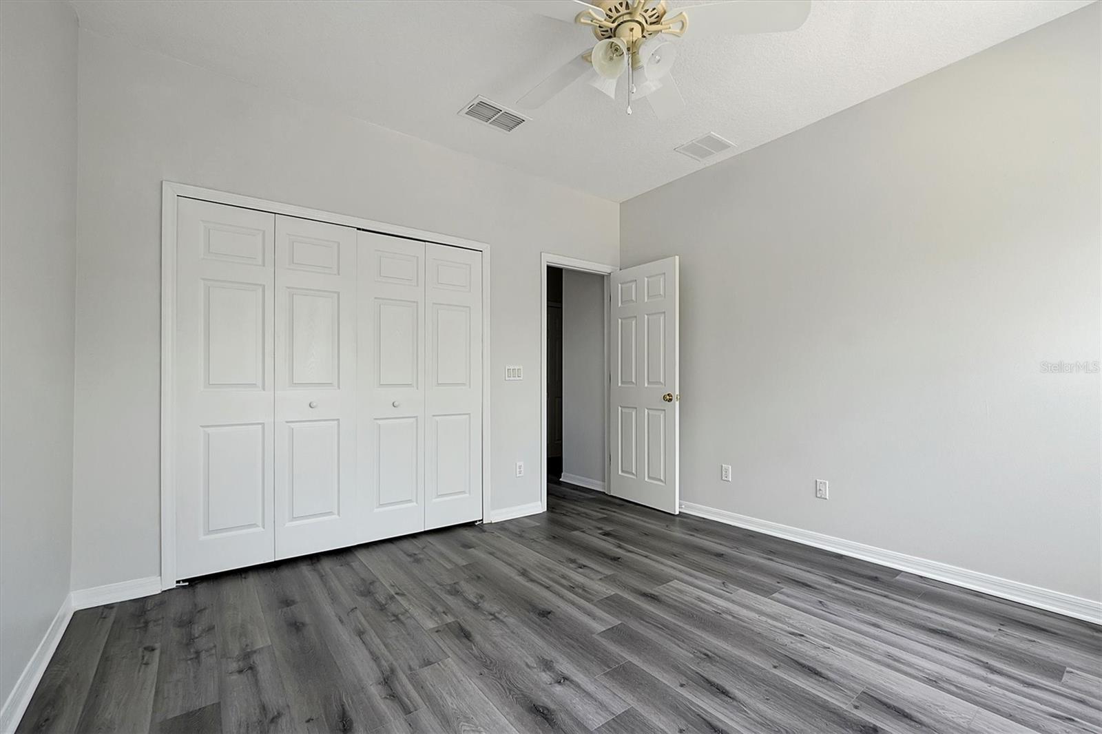 Image 27 of 40 For 9049 Edenshire Circle