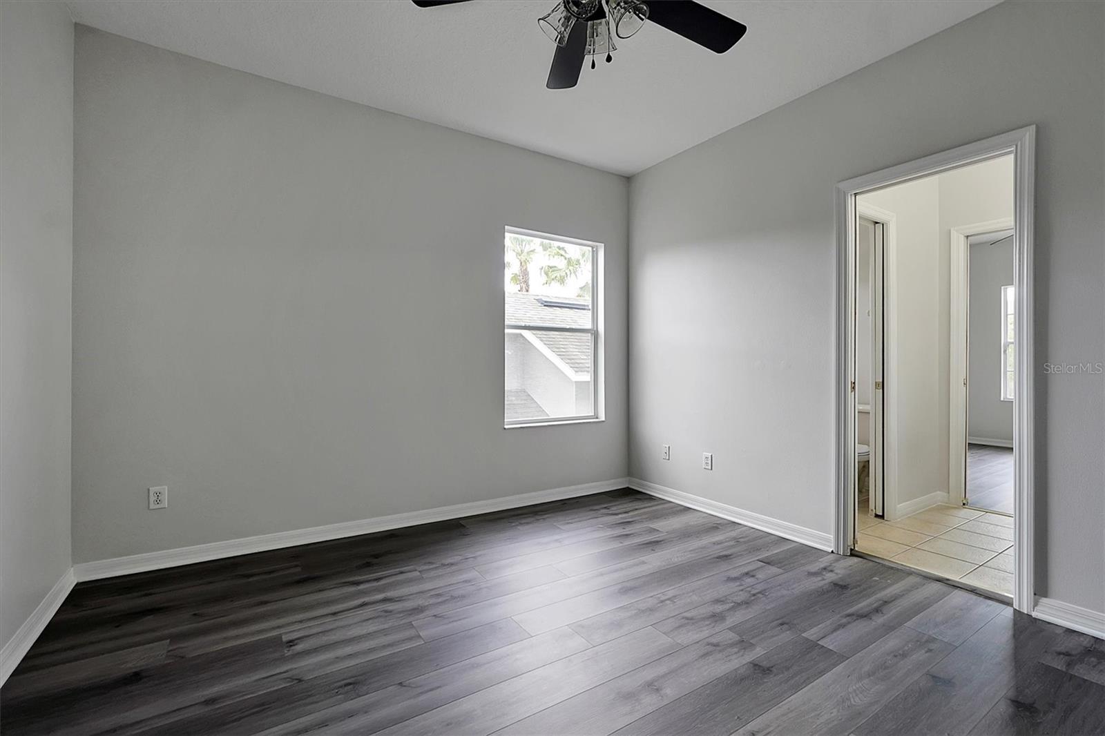 Image 28 of 40 For 9049 Edenshire Circle