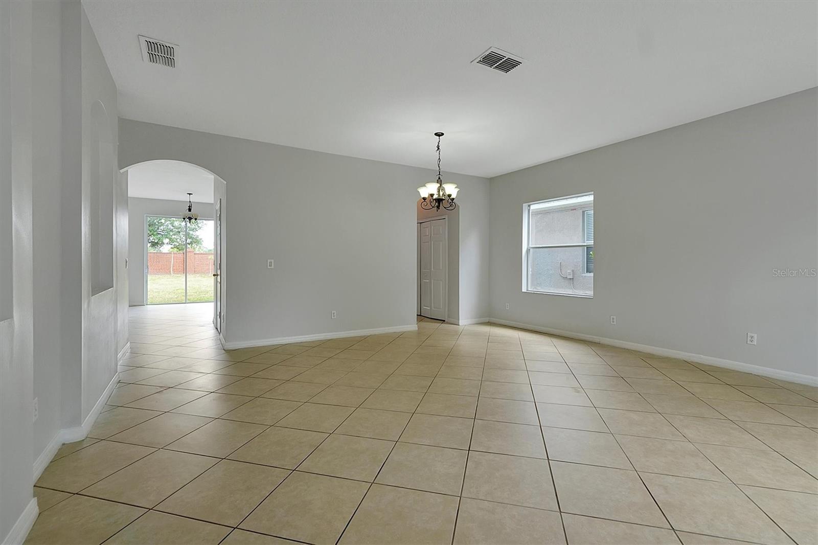 Image 7 of 40 For 9049 Edenshire Circle