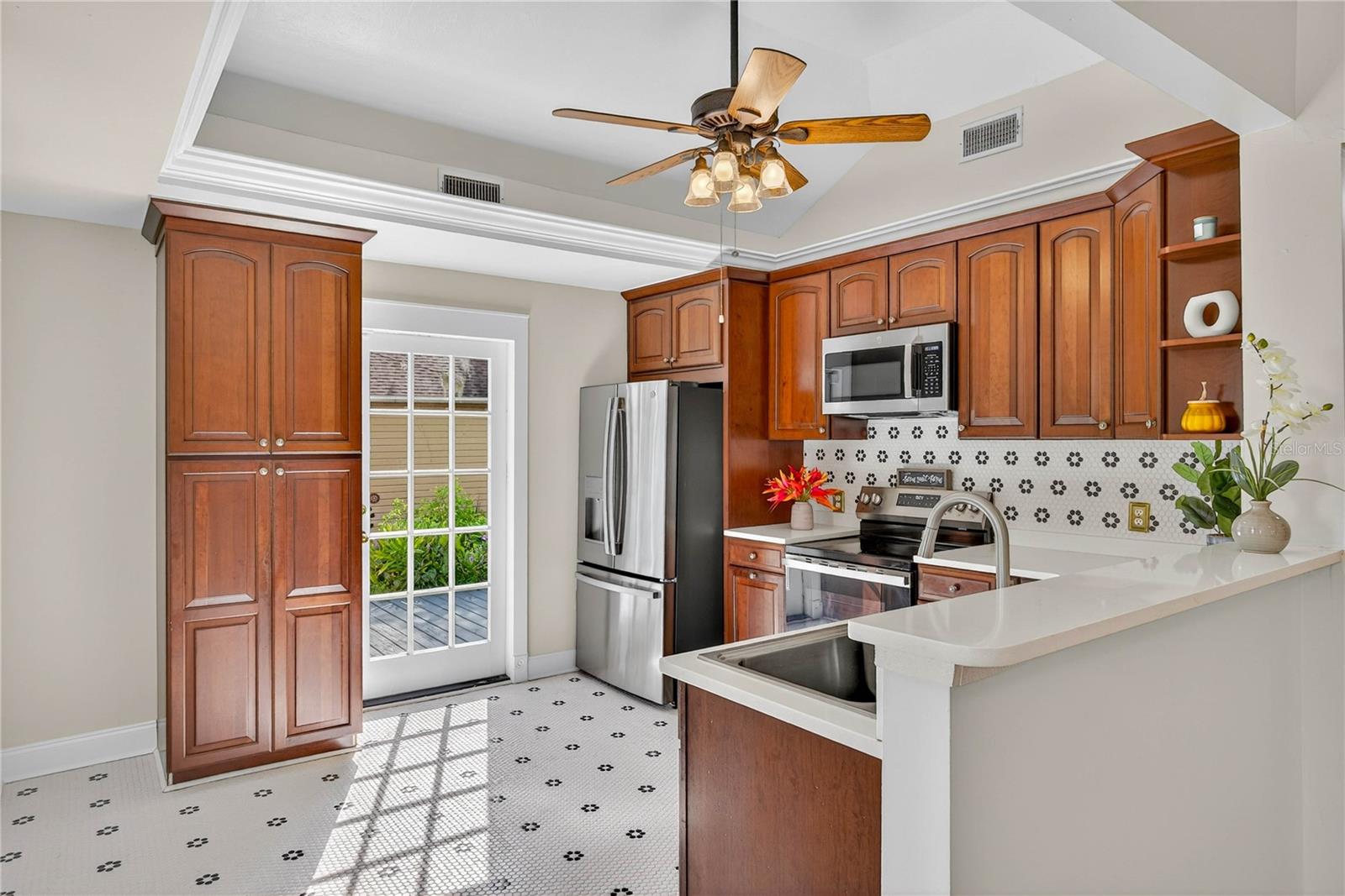 Image 15 of 51 For 601 Palmetto Avenue