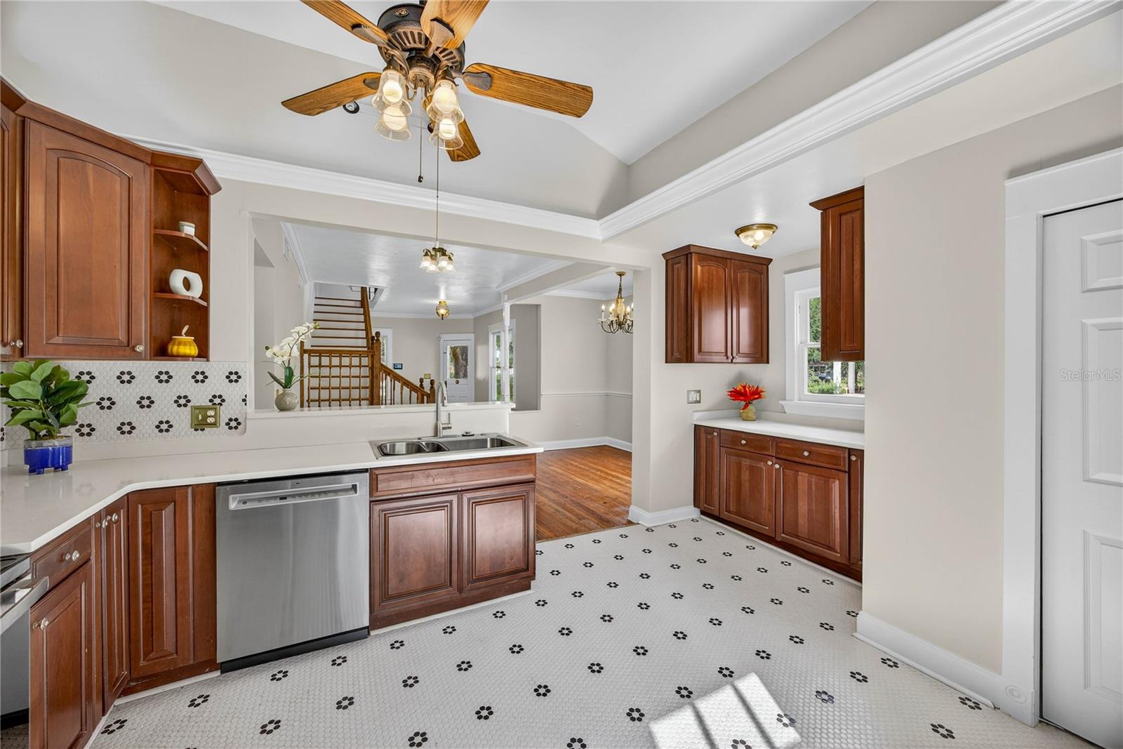 Image 16 of 51 For 601 Palmetto Avenue