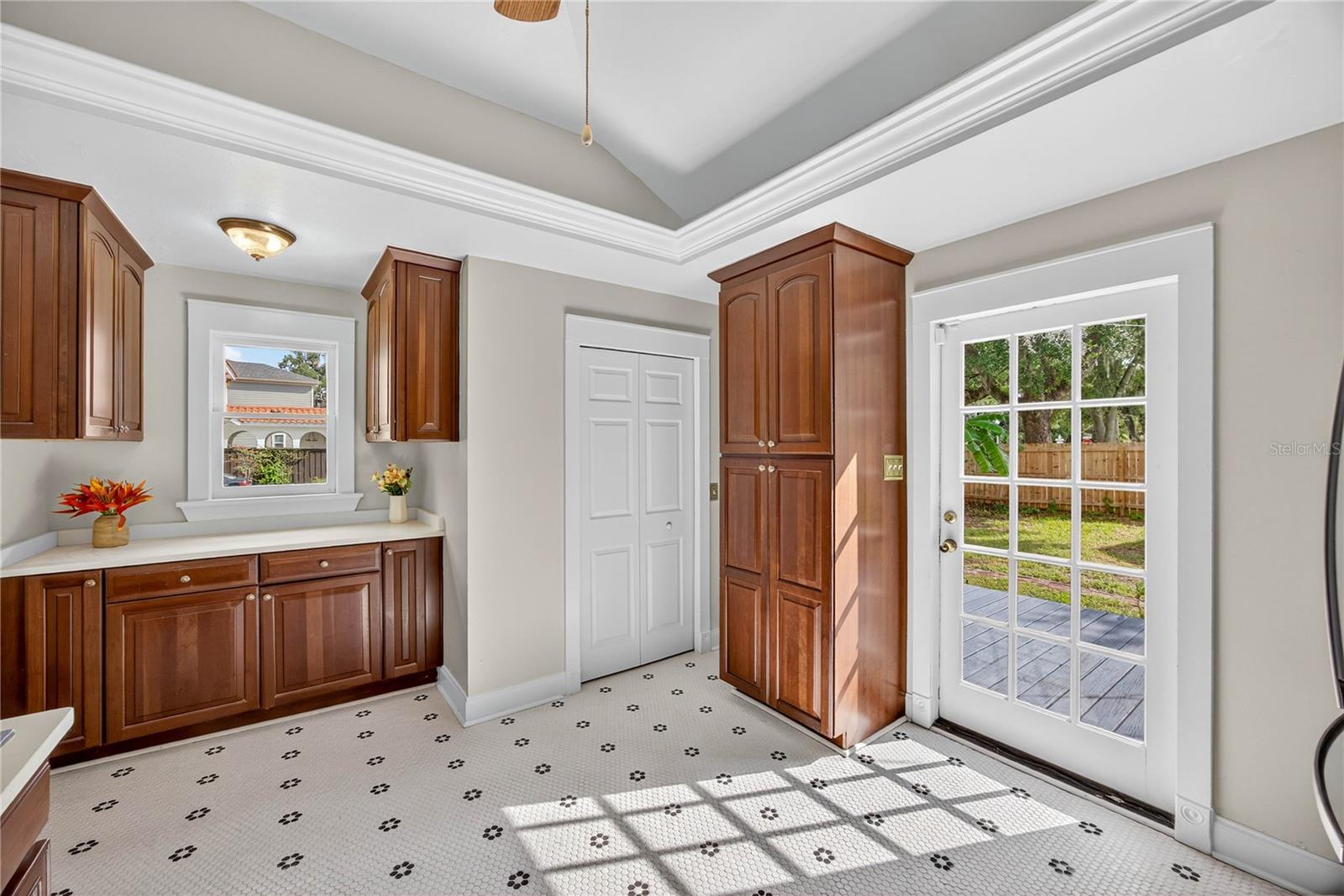Image 17 of 51 For 601 Palmetto Avenue