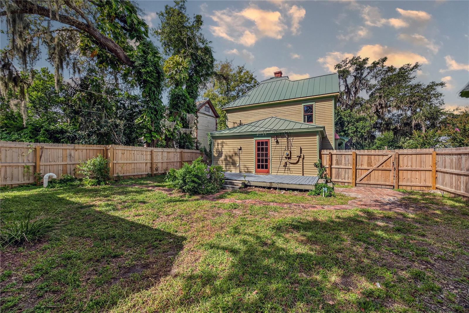 Image 35 of 51 For 601 Palmetto Avenue