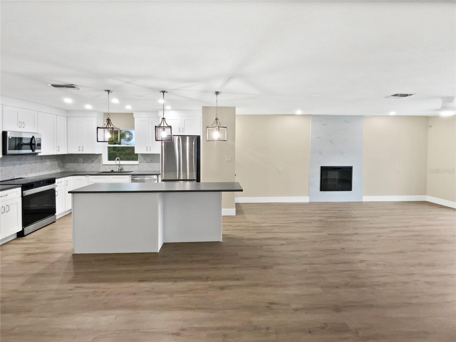 Image 11 of 38 For 7422 Yachtsman Drive