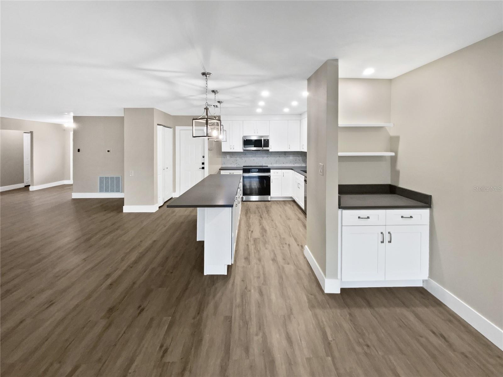 Image 13 of 38 For 7422 Yachtsman Drive