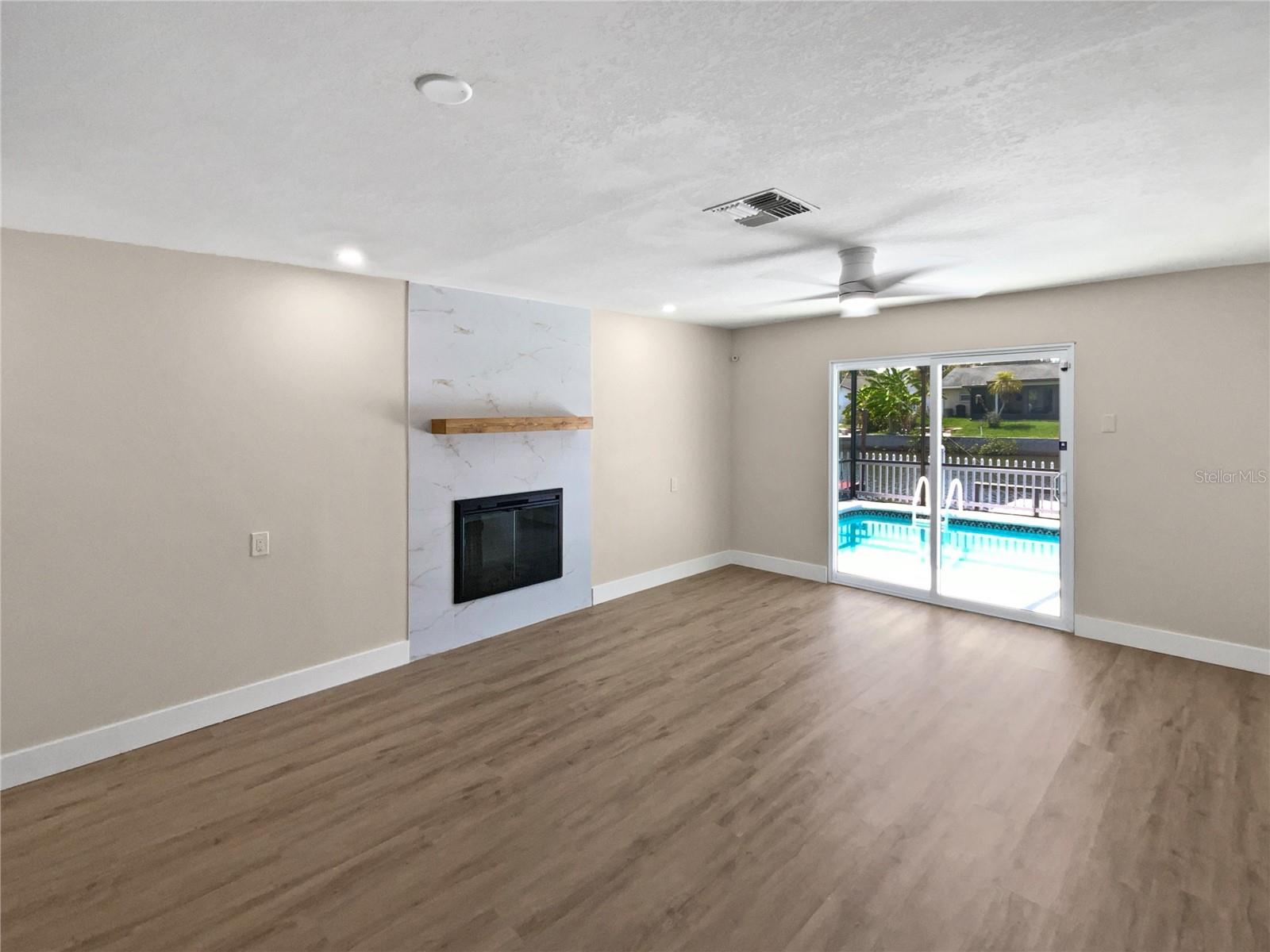 Image 14 of 38 For 7422 Yachtsman Drive