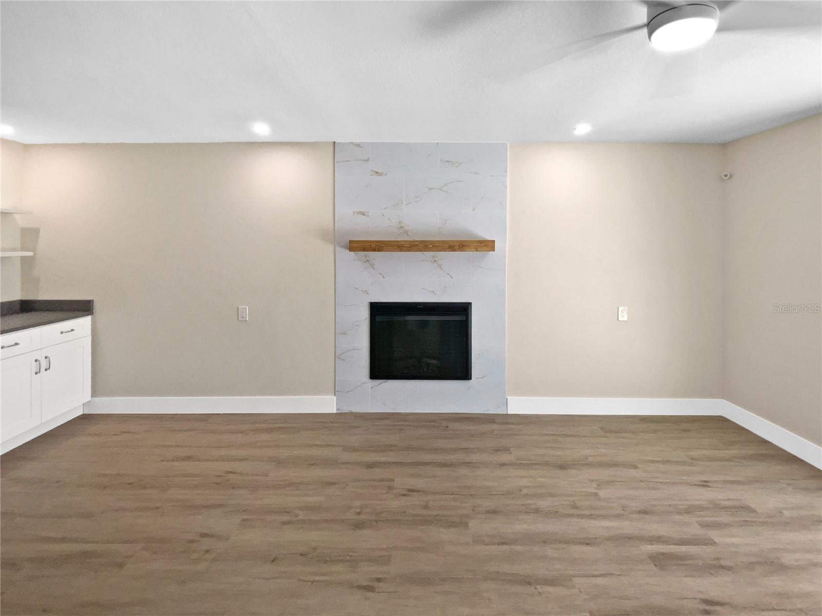 Image 15 of 38 For 7422 Yachtsman Drive