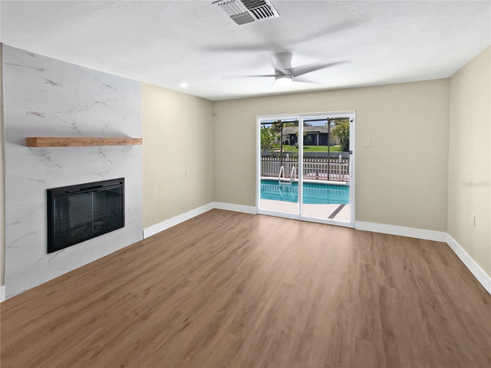 Image 17 of 38 For 7422 Yachtsman Drive