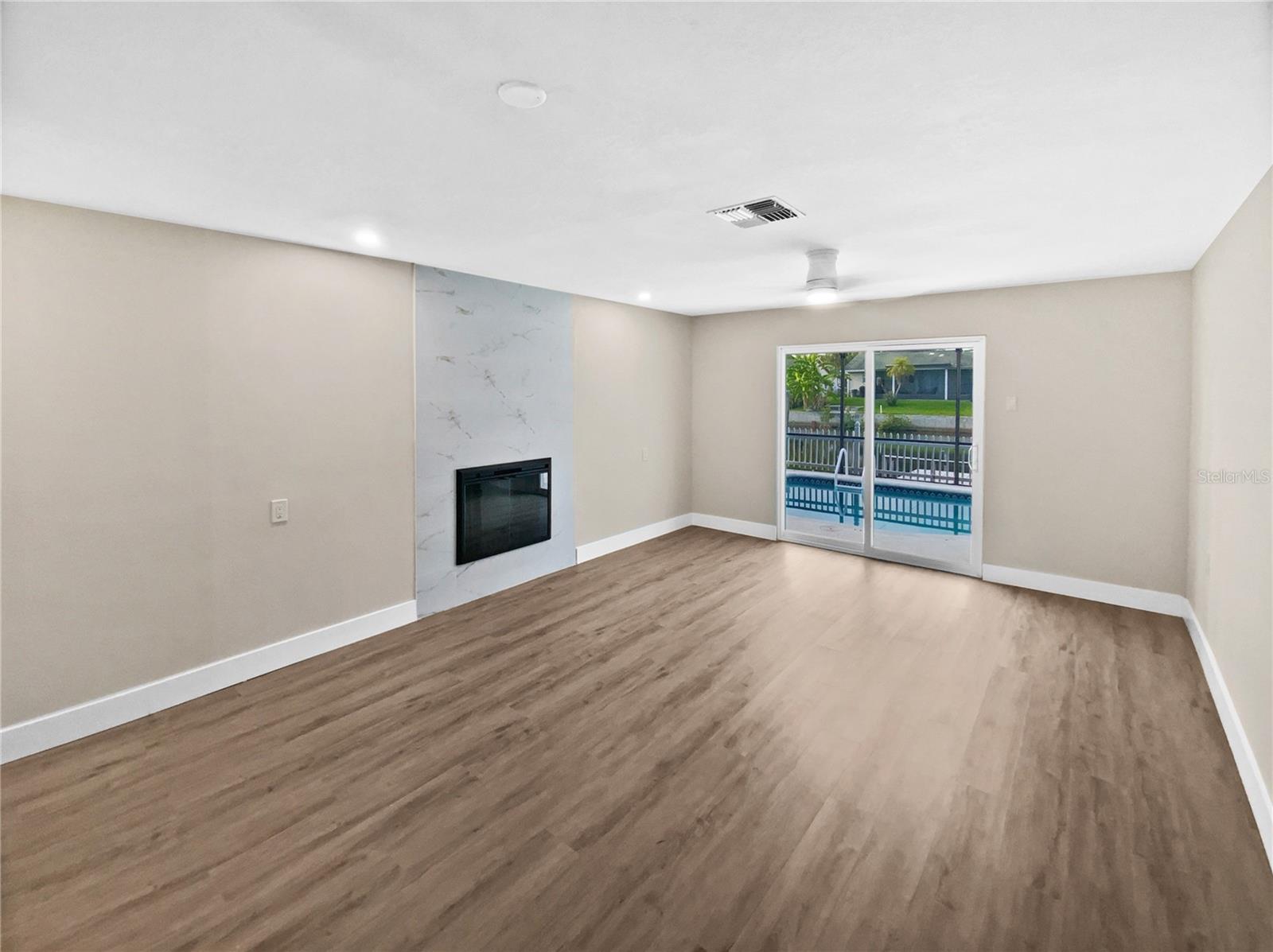 Image 18 of 38 For 7422 Yachtsman Drive