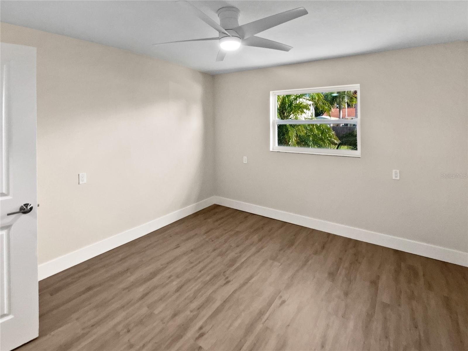 Image 19 of 38 For 7422 Yachtsman Drive