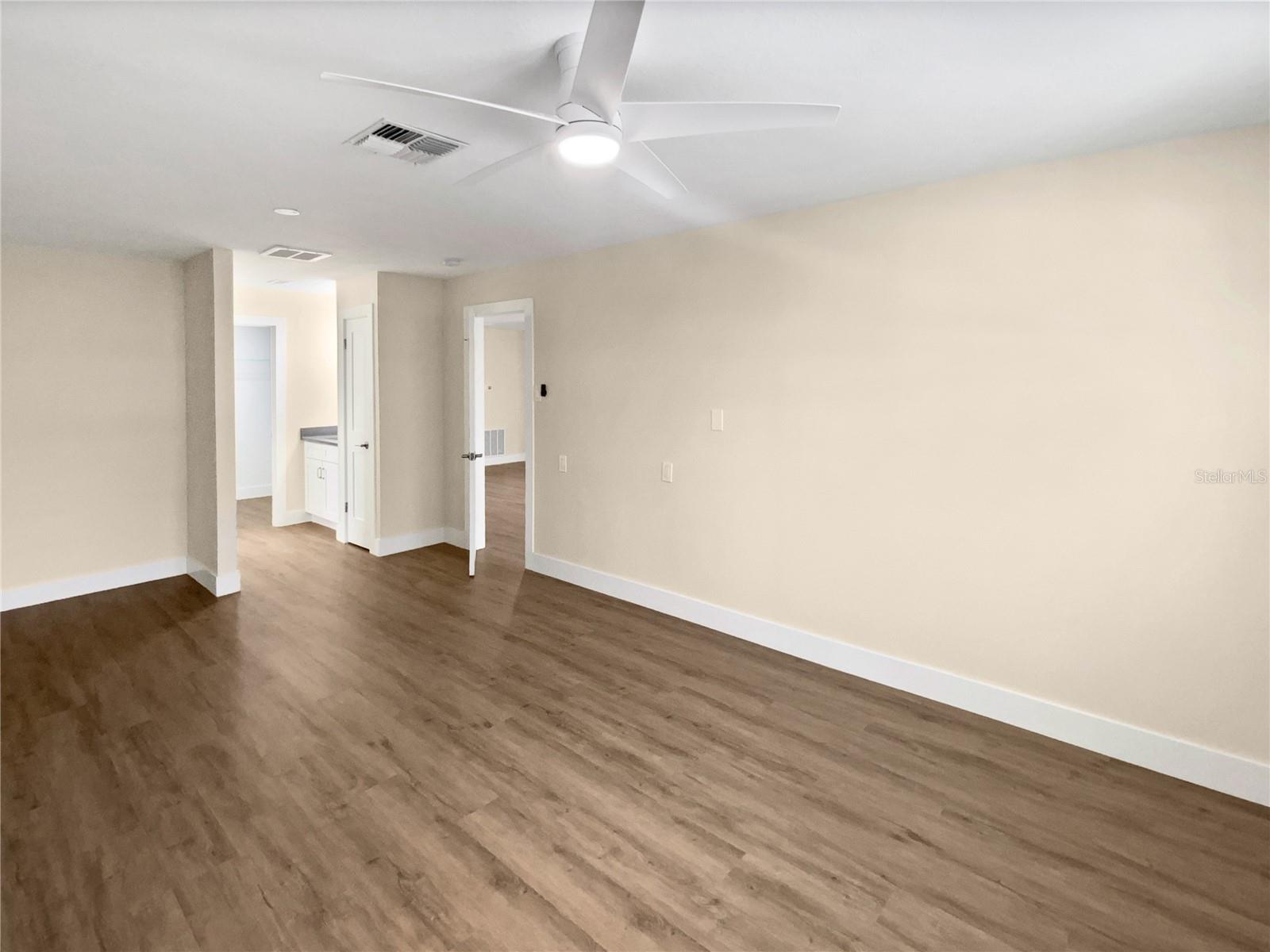 Image 26 of 38 For 7422 Yachtsman Drive