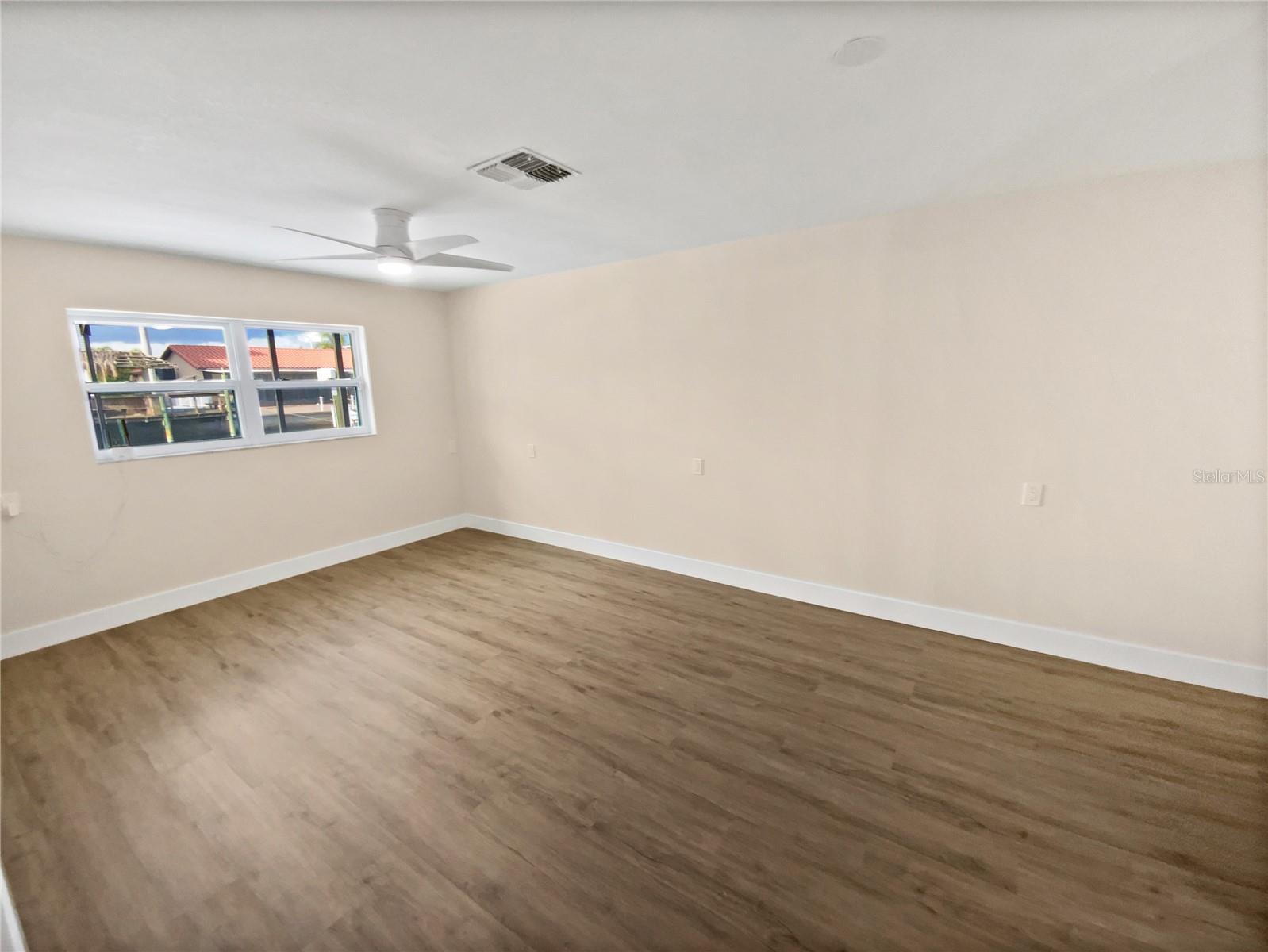 Image 6 of 38 For 7422 Yachtsman Drive