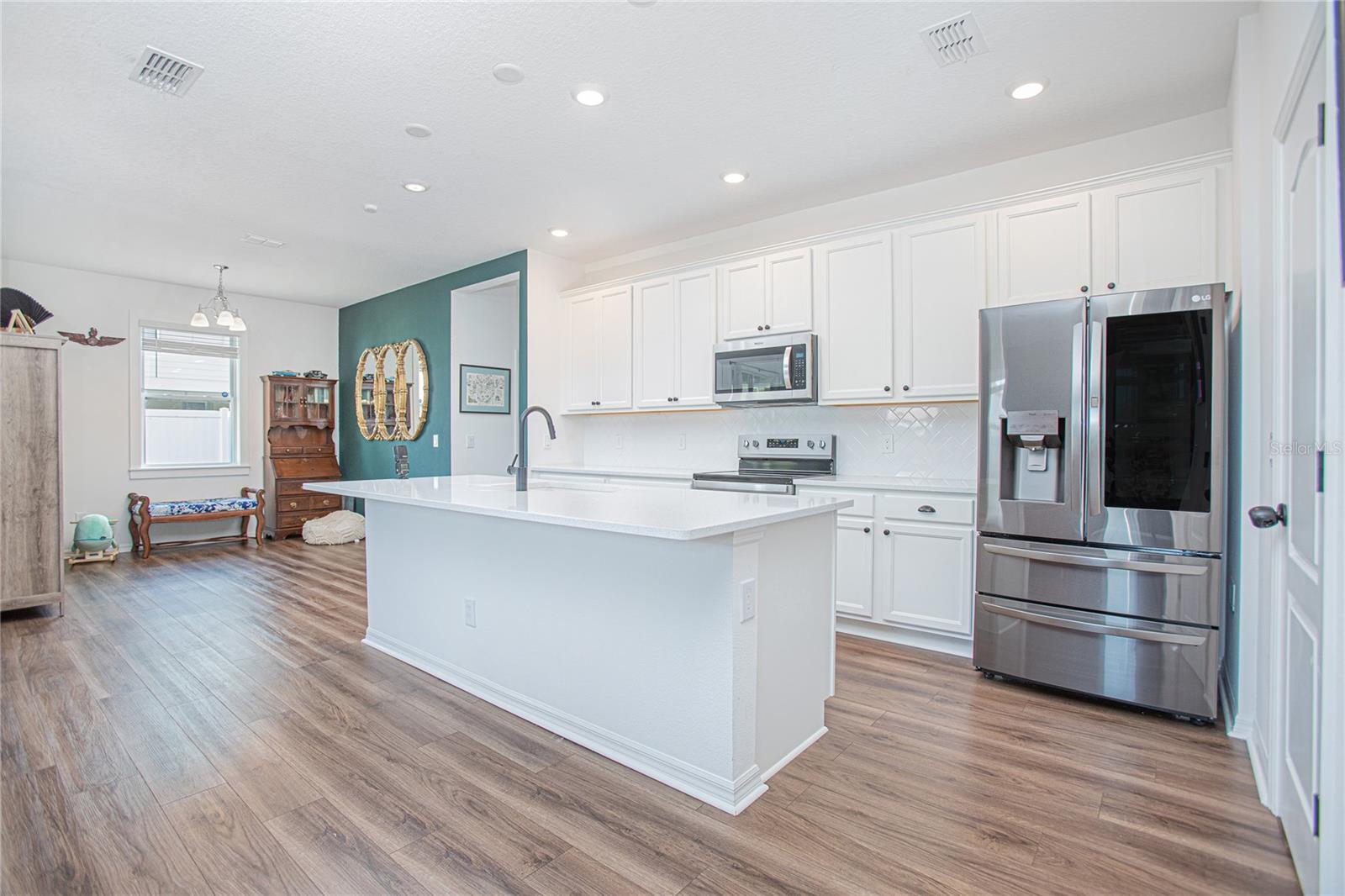 Image 18 of 32 For 786 Steerview Street