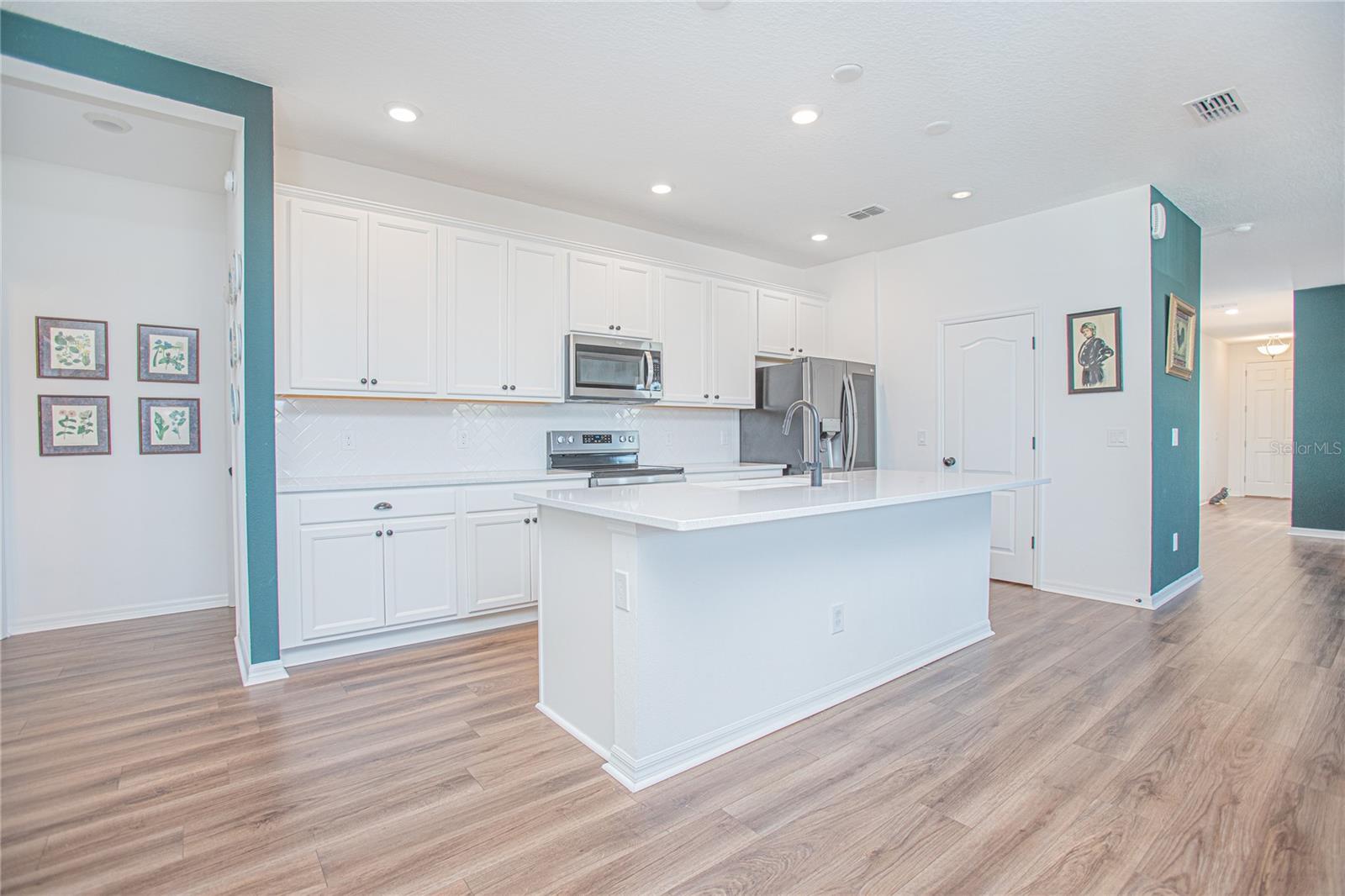 Image 19 of 32 For 786 Steerview Street