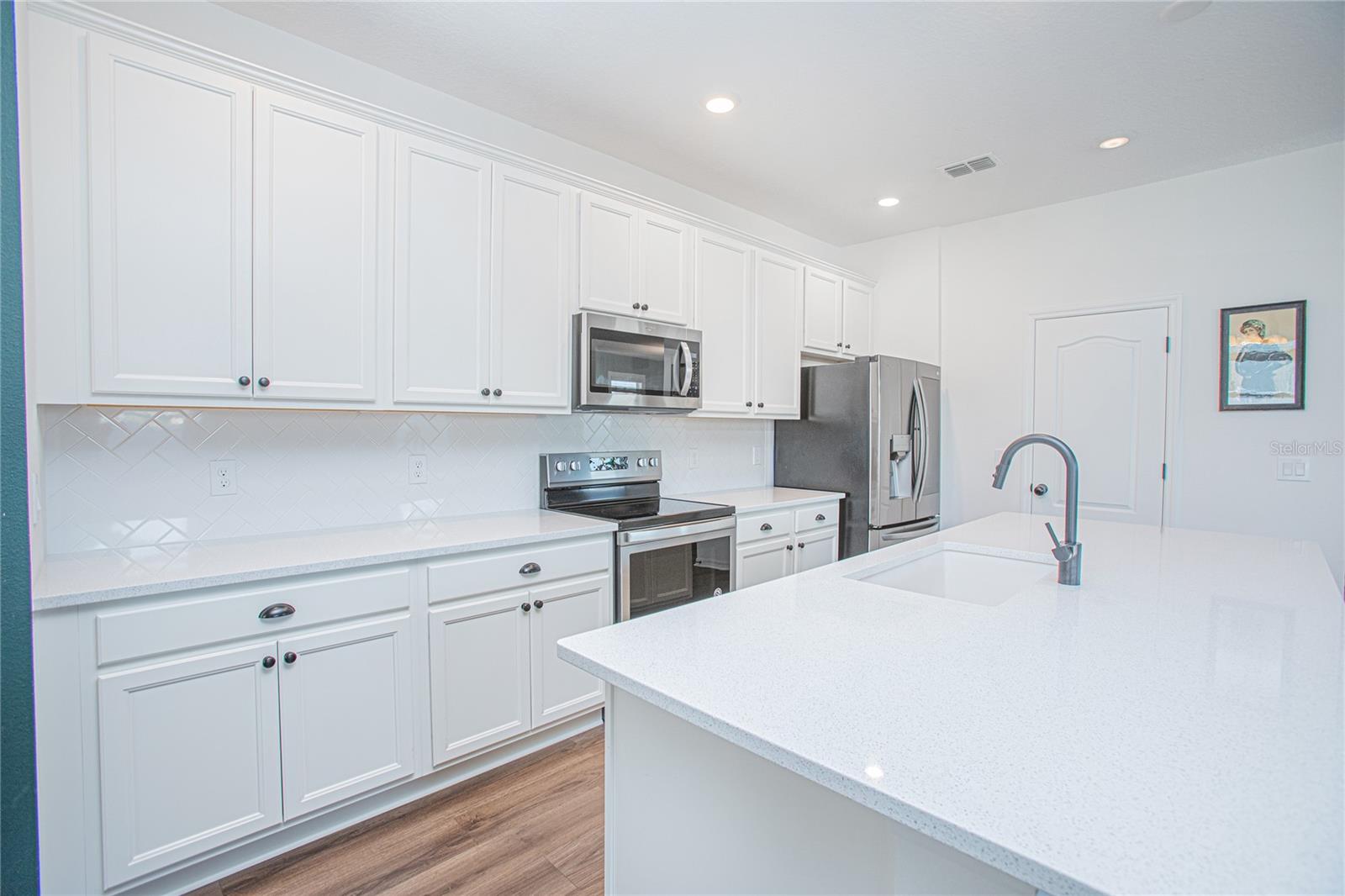 Image 20 of 32 For 786 Steerview Street