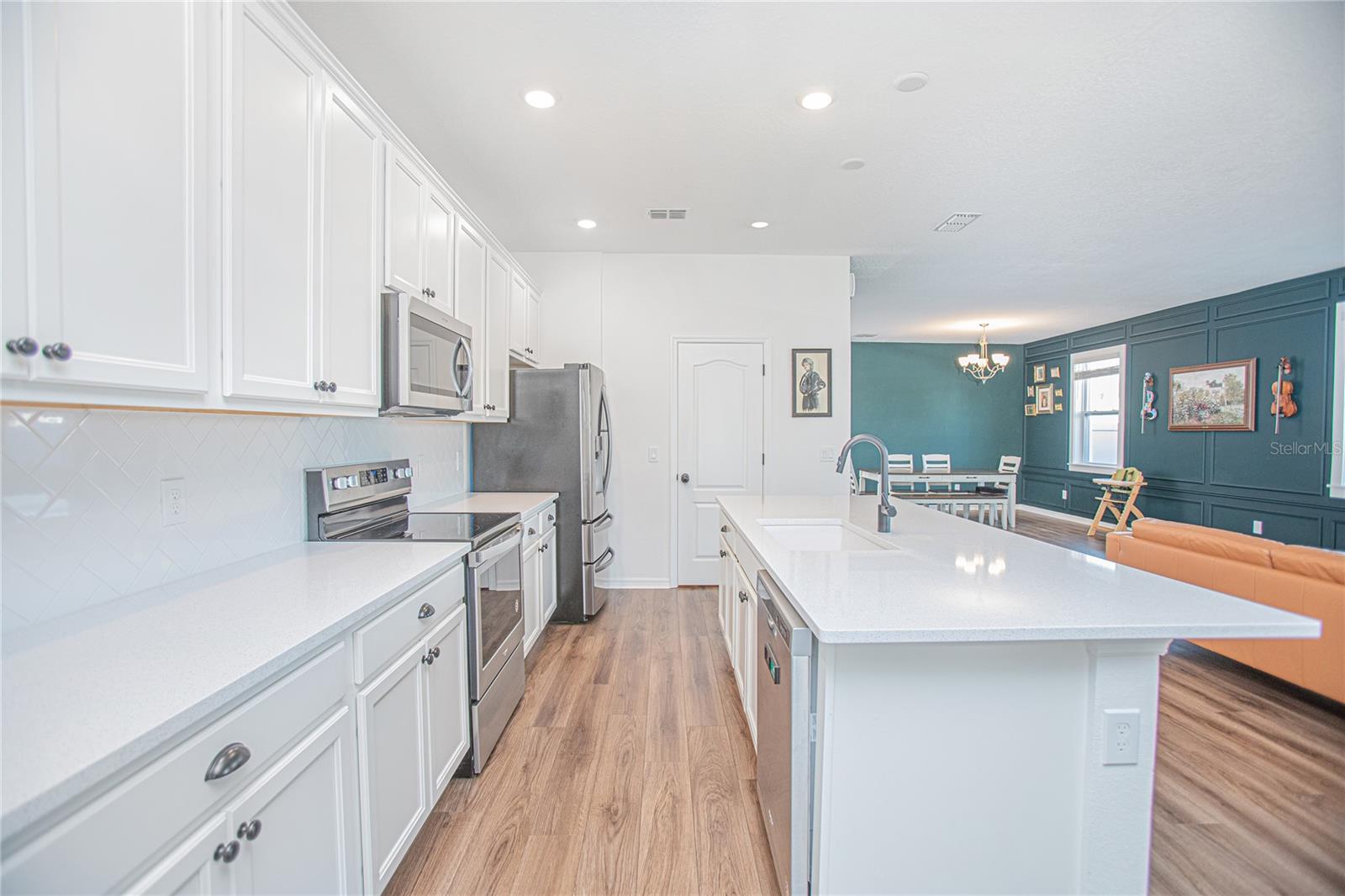 Image 21 of 32 For 786 Steerview Street