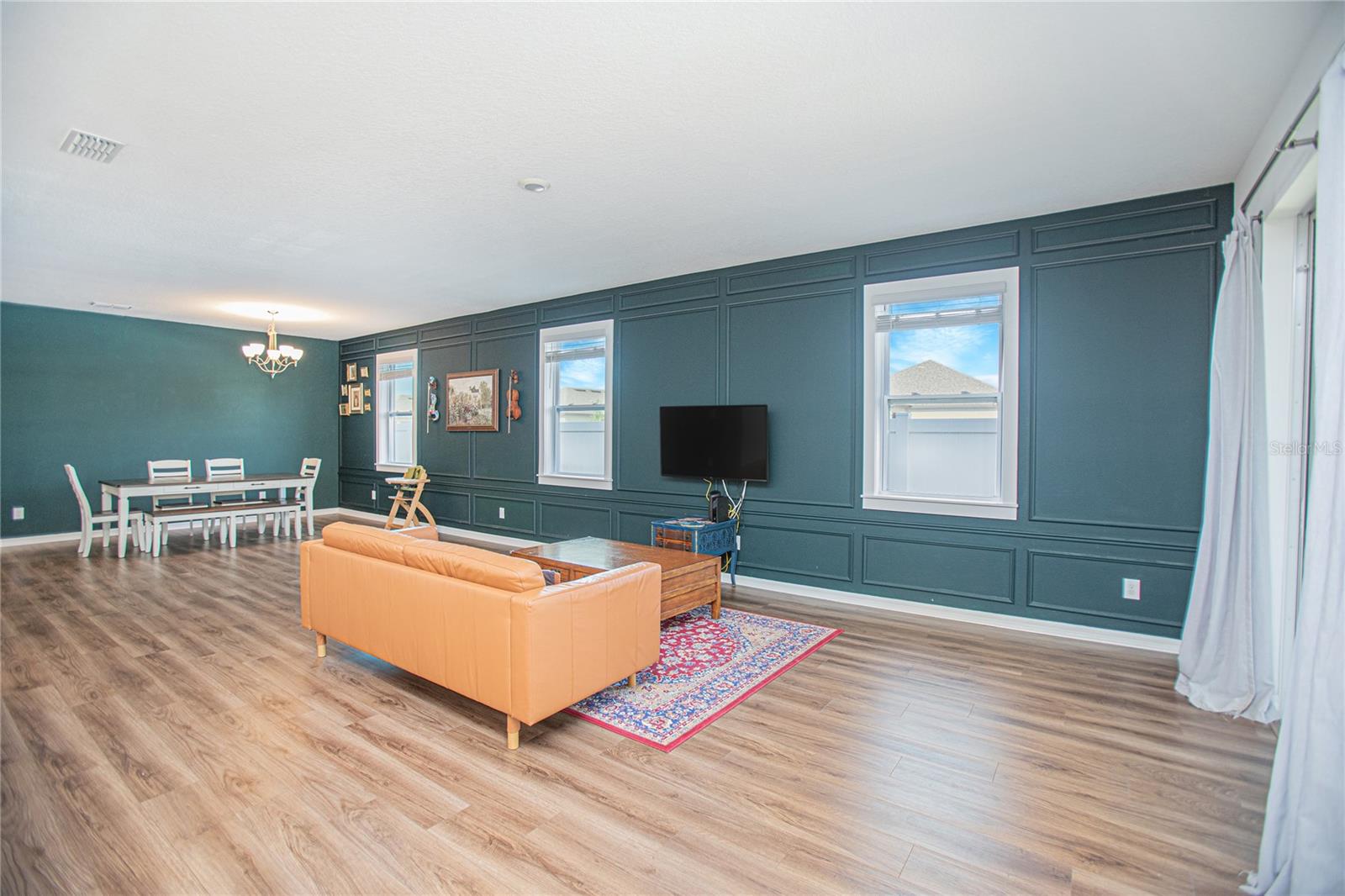Image 22 of 32 For 786 Steerview Street