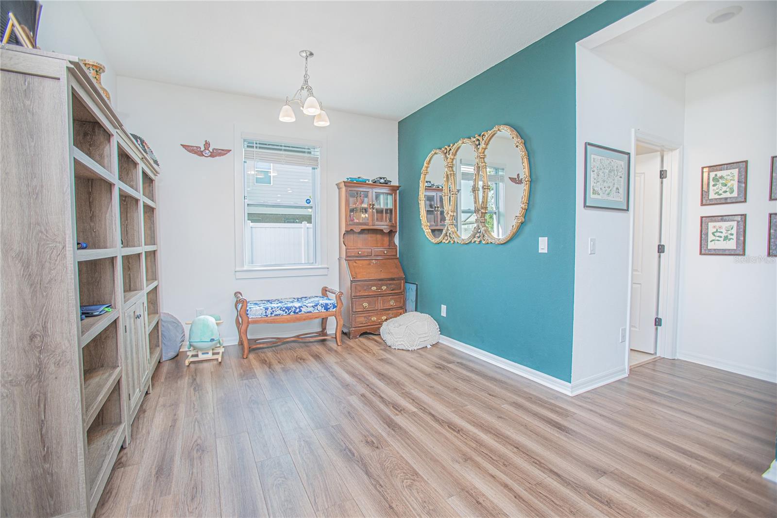 Image 7 of 32 For 786 Steerview Street