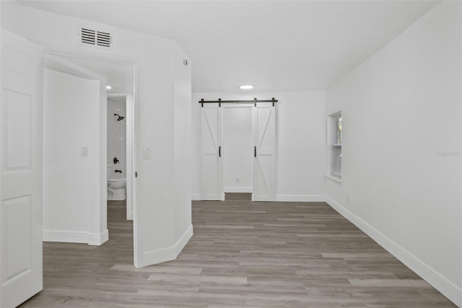 Image 10 of 21 For 1324 Powers Avenue