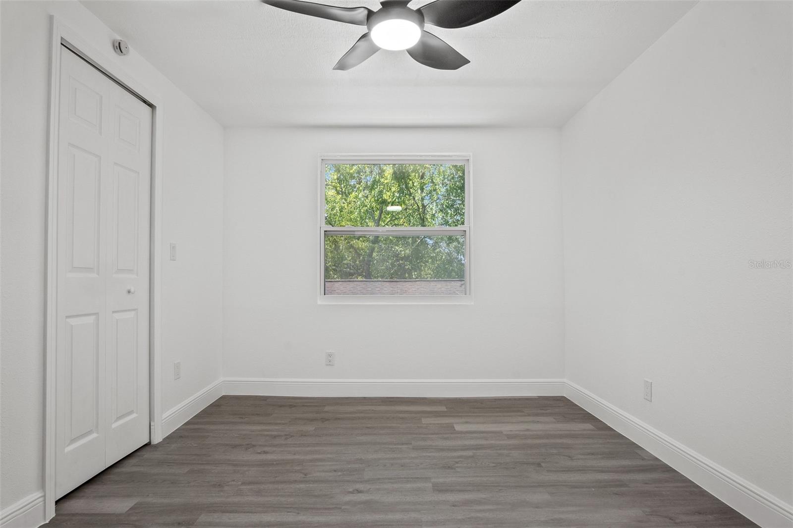 Image 19 of 21 For 1324 Powers Avenue