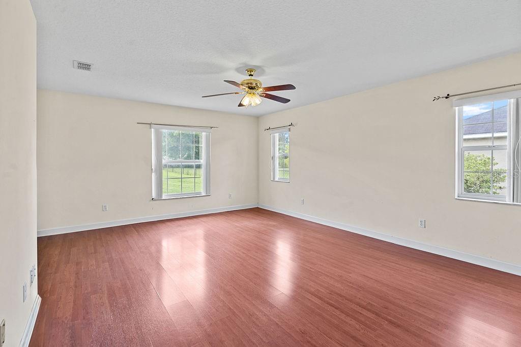 Image 21 of 32 For 9611 45 Avenue