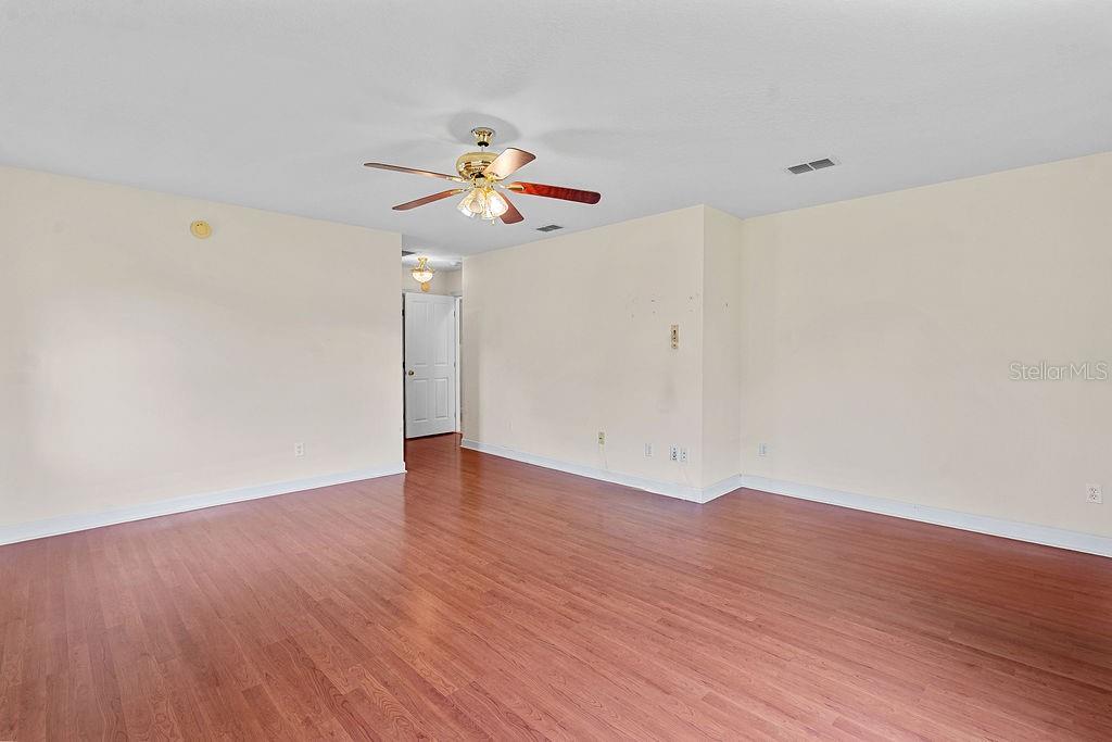 Image 22 of 32 For 9611 45 Avenue