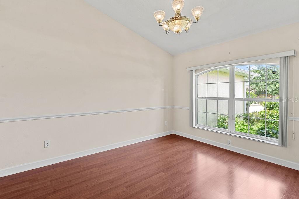 Image 5 of 32 For 9611 45 Avenue