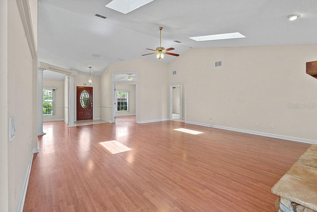 Image 9 of 32 For 9611 45 Avenue