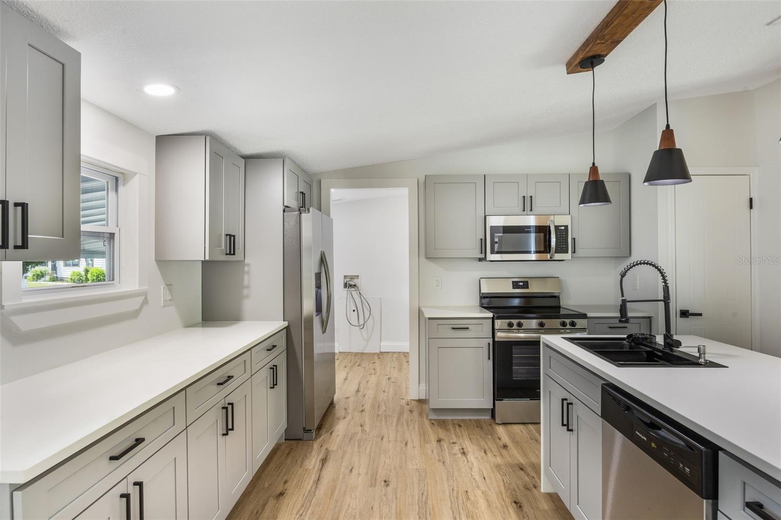 Image 10 of 53 For 2351 Temple Lane