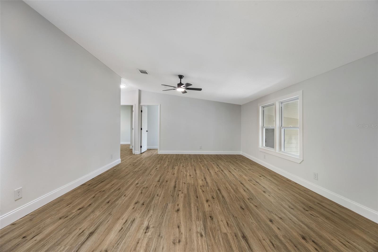 Image 18 of 53 For 2351 Temple Lane