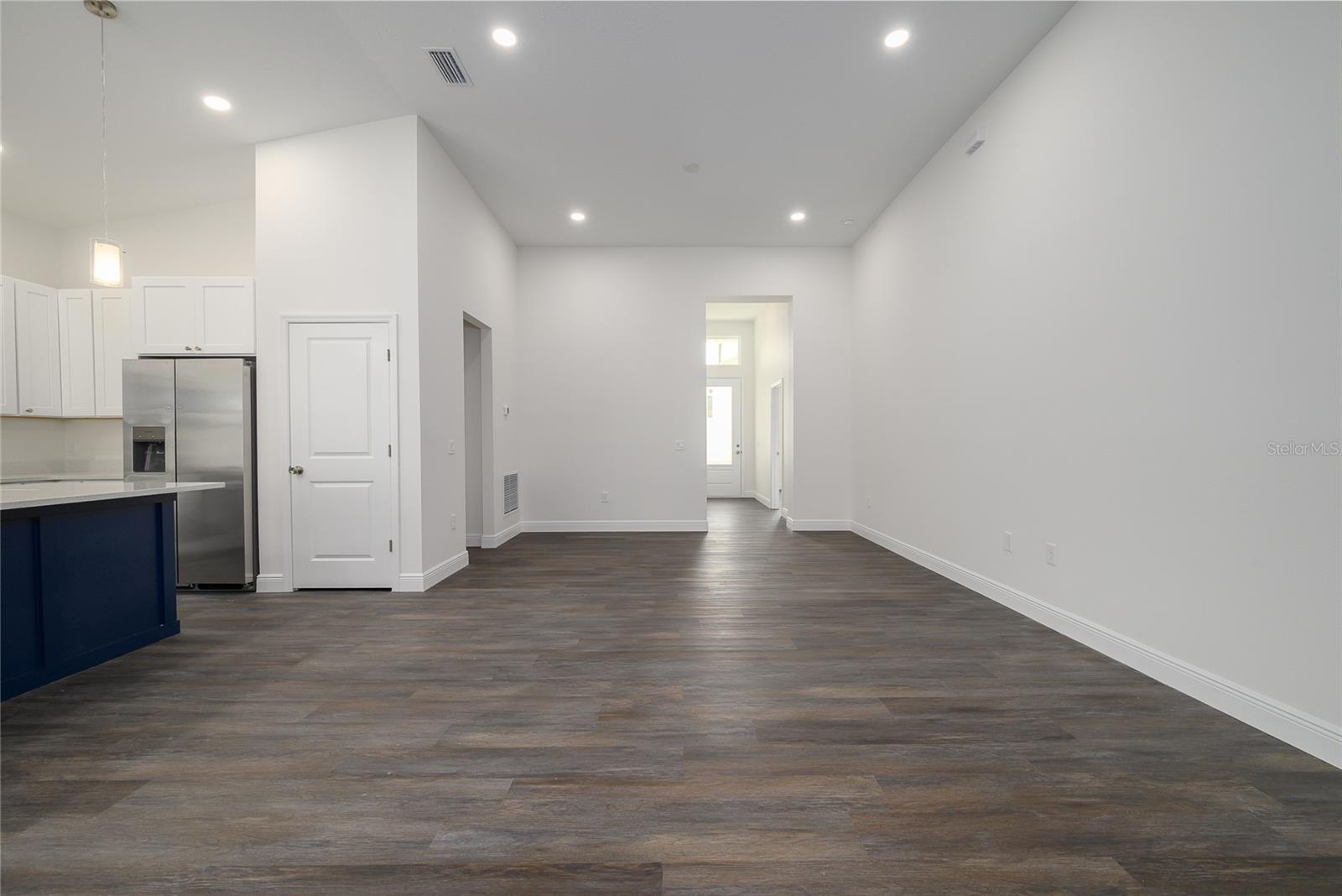 Image 4 of 22 For 7616 Carolyn Avenue
