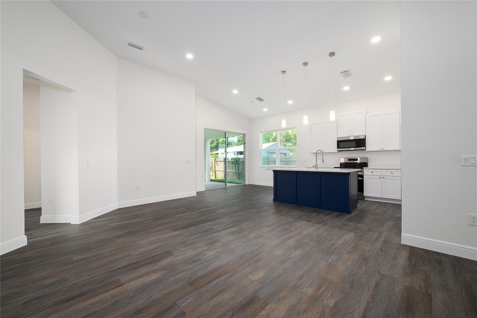 Image 5 of 22 For 7616 Carolyn Avenue