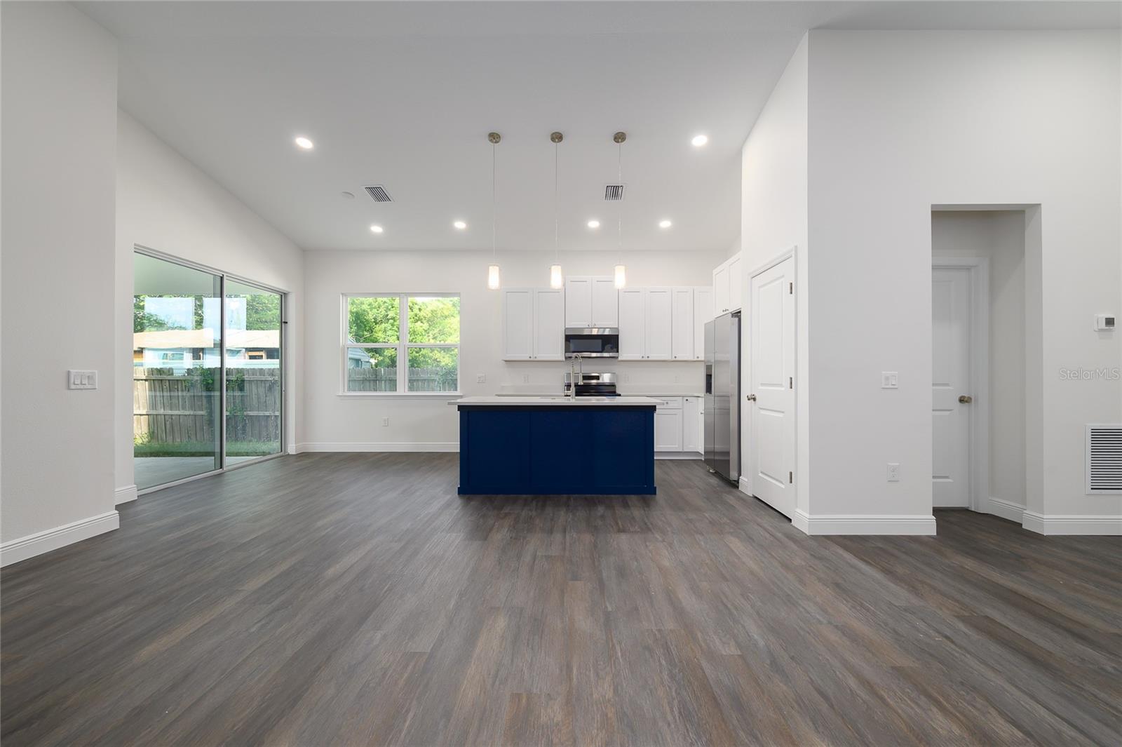 Image 6 of 22 For 7616 Carolyn Avenue