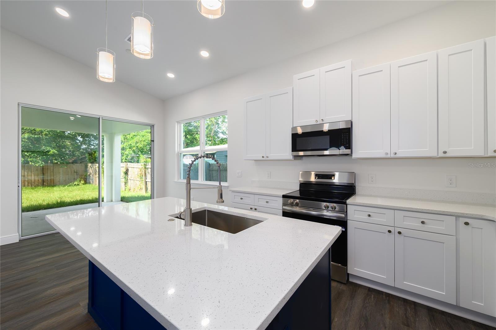 Image 7 of 22 For 7616 Carolyn Avenue